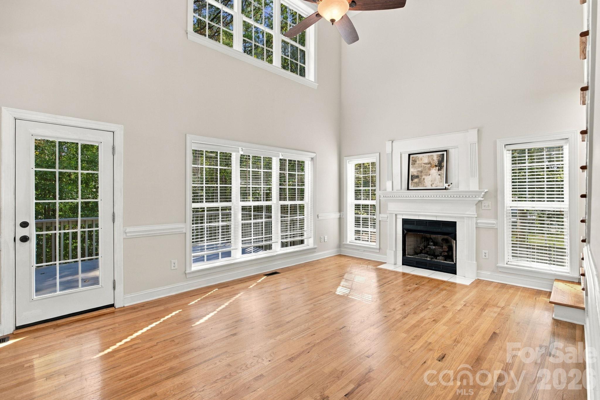 214 Harbor Landing Drive Property Photo 10