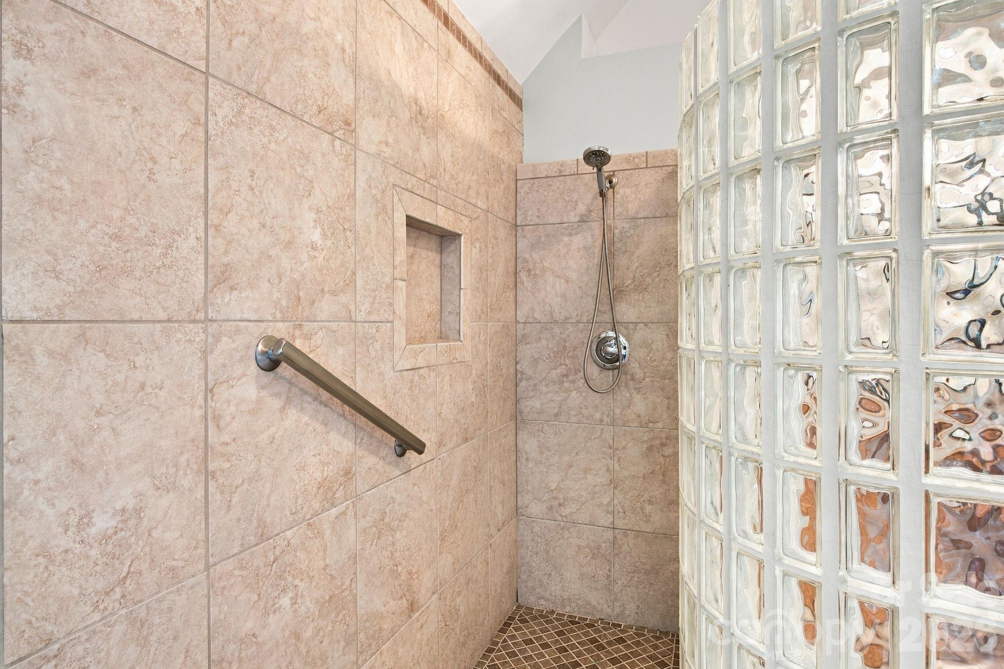214 Harbor Landing Drive Property Photo 23