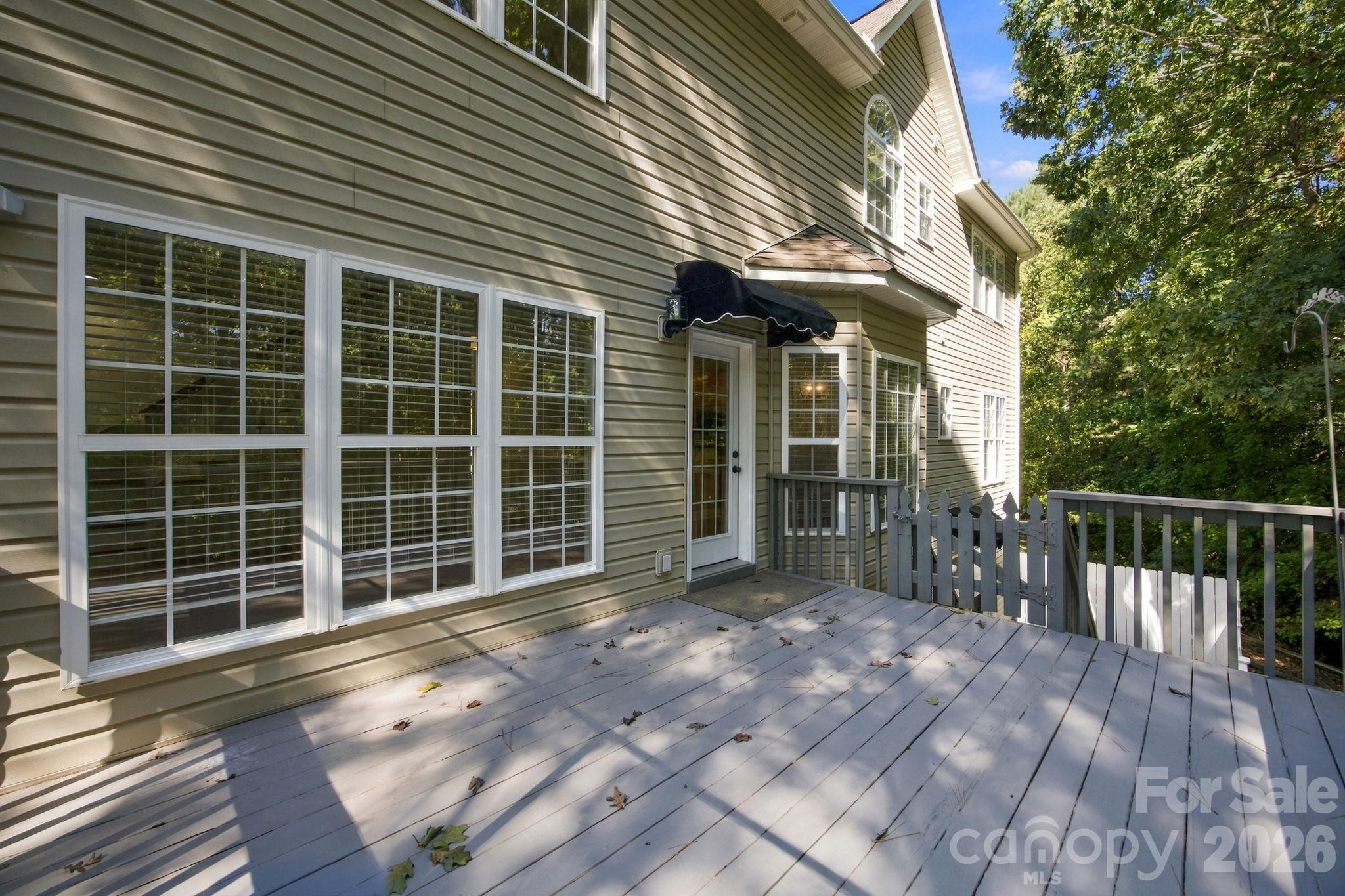 214 Harbor Landing Drive Property Photo 39