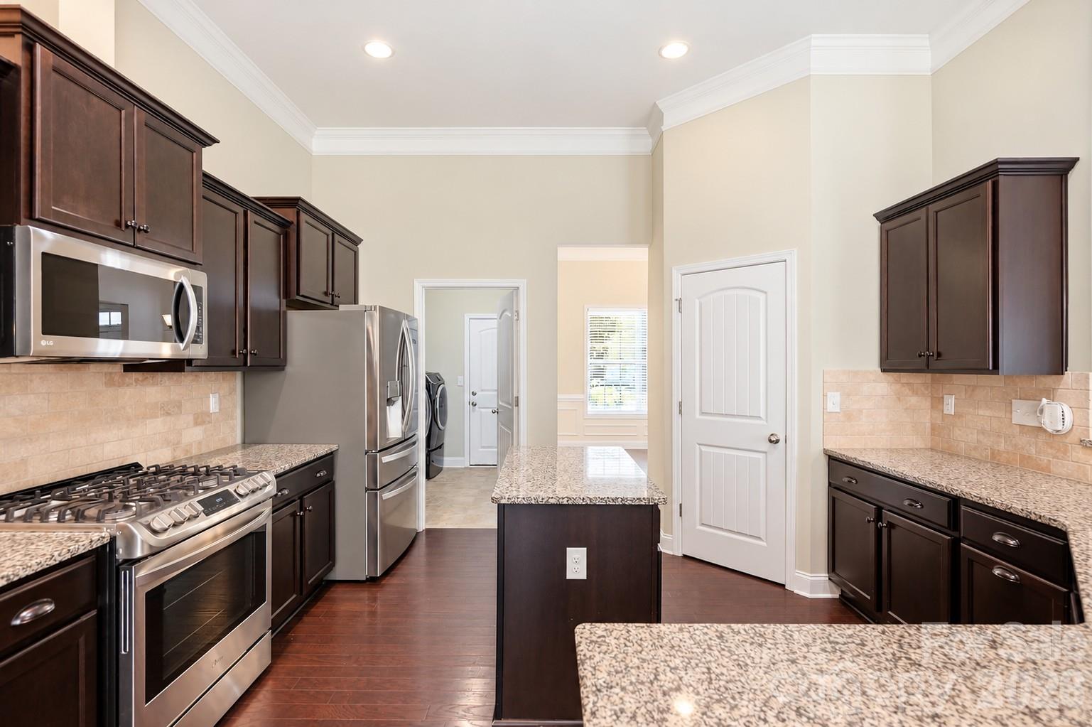 9106 Longvale Lane Property Photo 9
