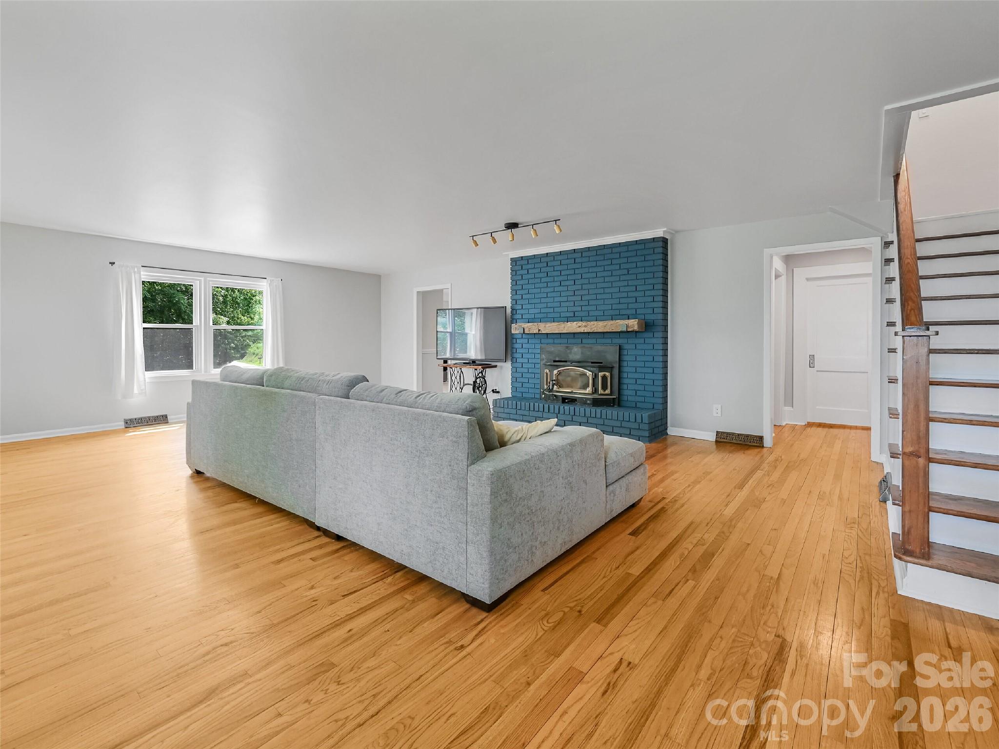 1110 Queentown Road Property Photo 5