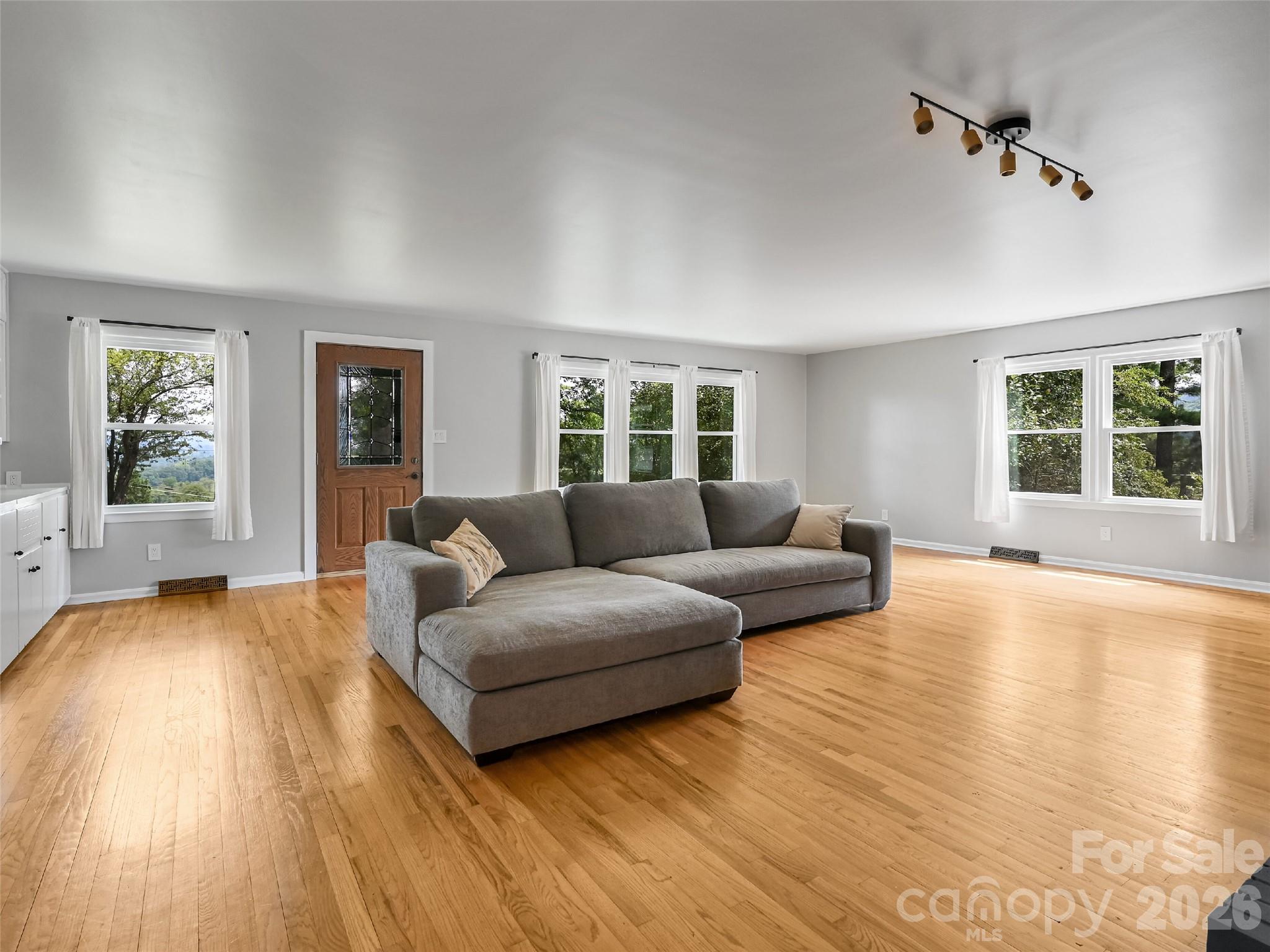 1110 Queentown Road Property Photo 10