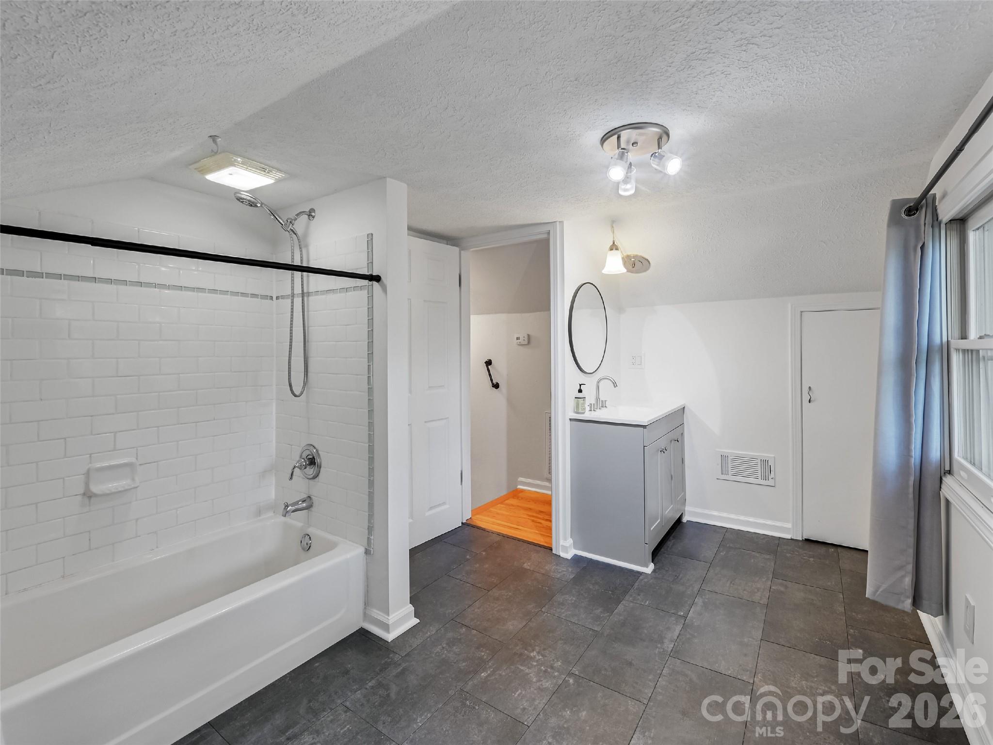 1110 Queentown Road Property Photo 24