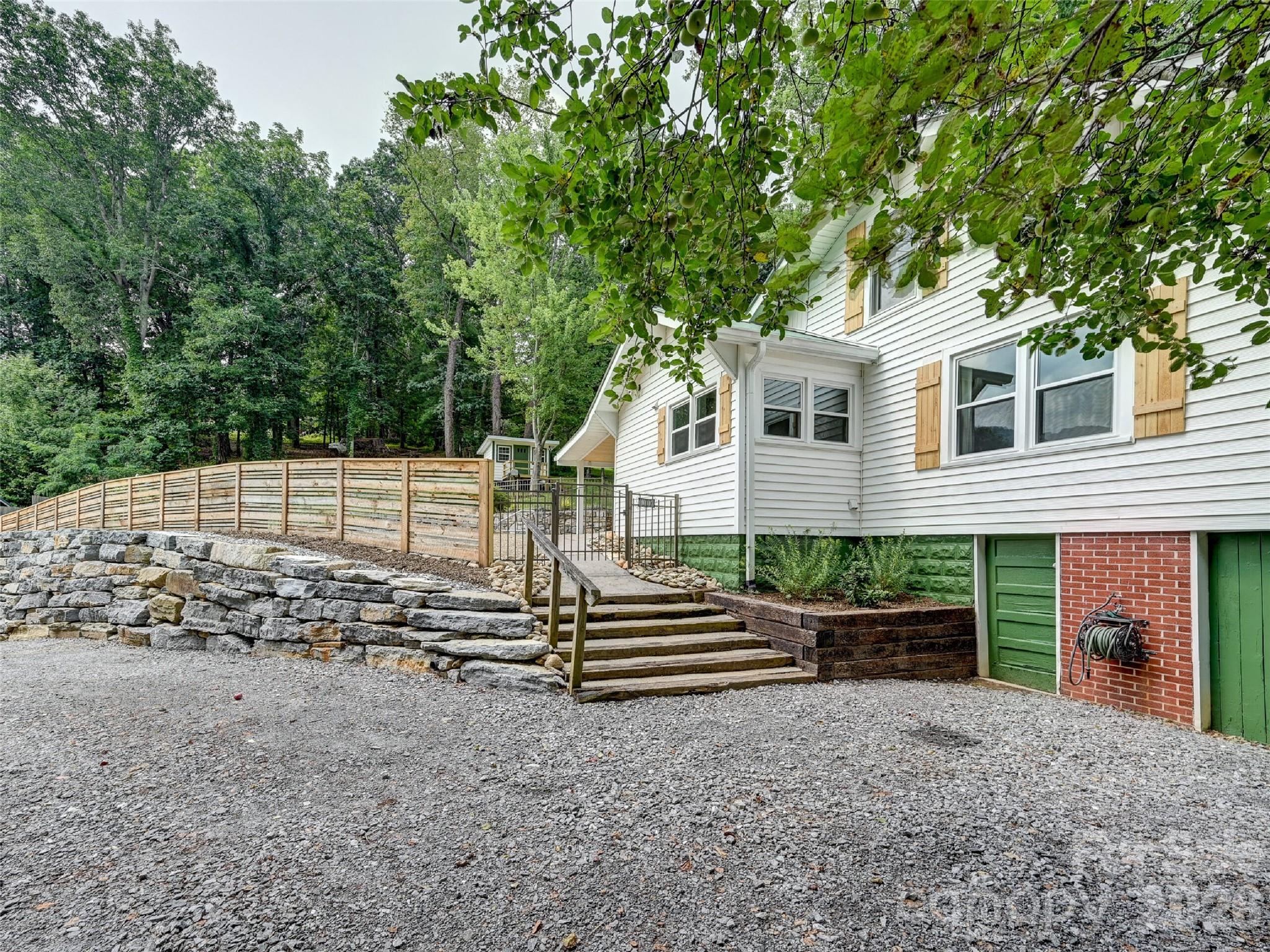 1110 Queentown Road Property Photo 34