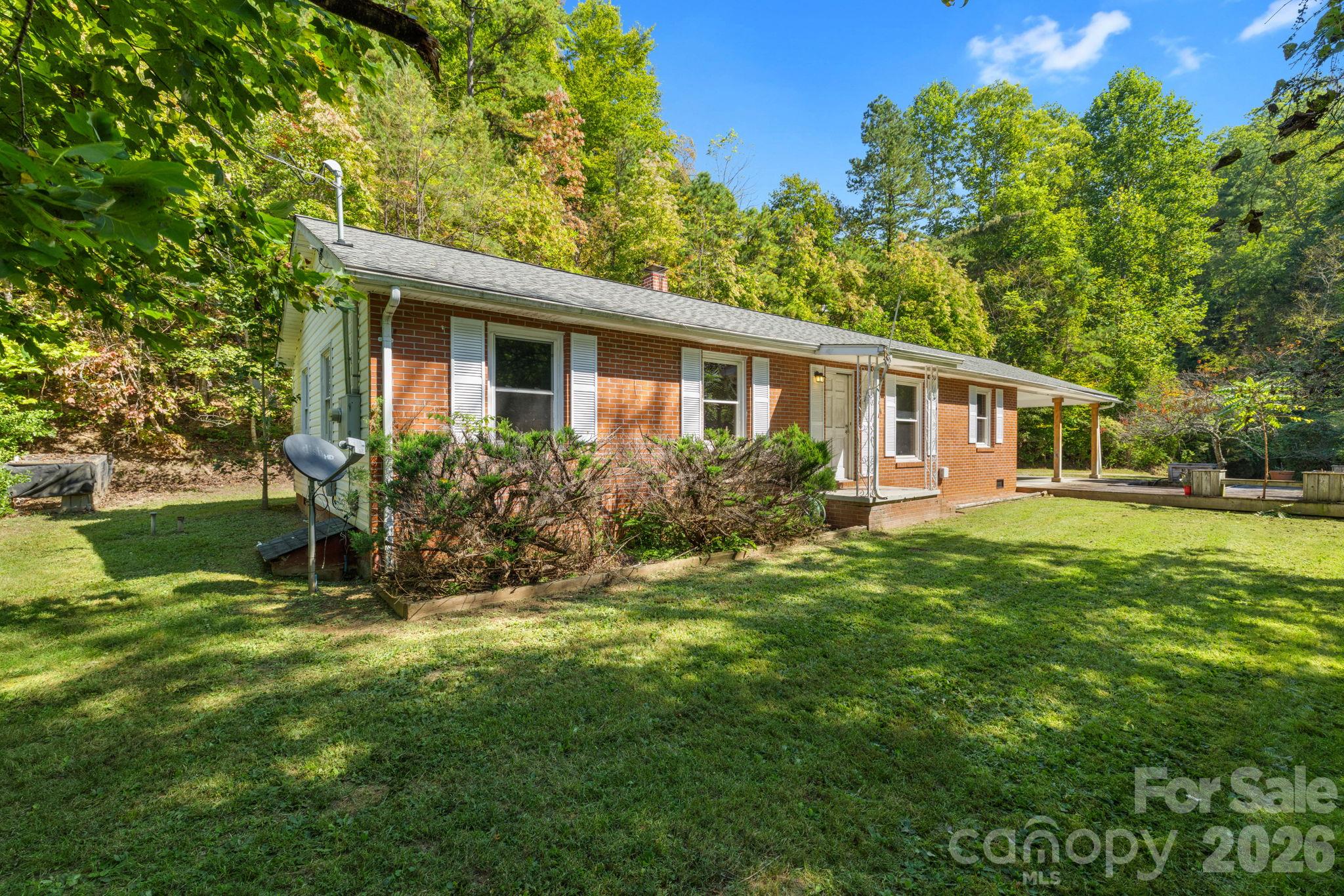 103 Early Deitz Road Property Photo 1