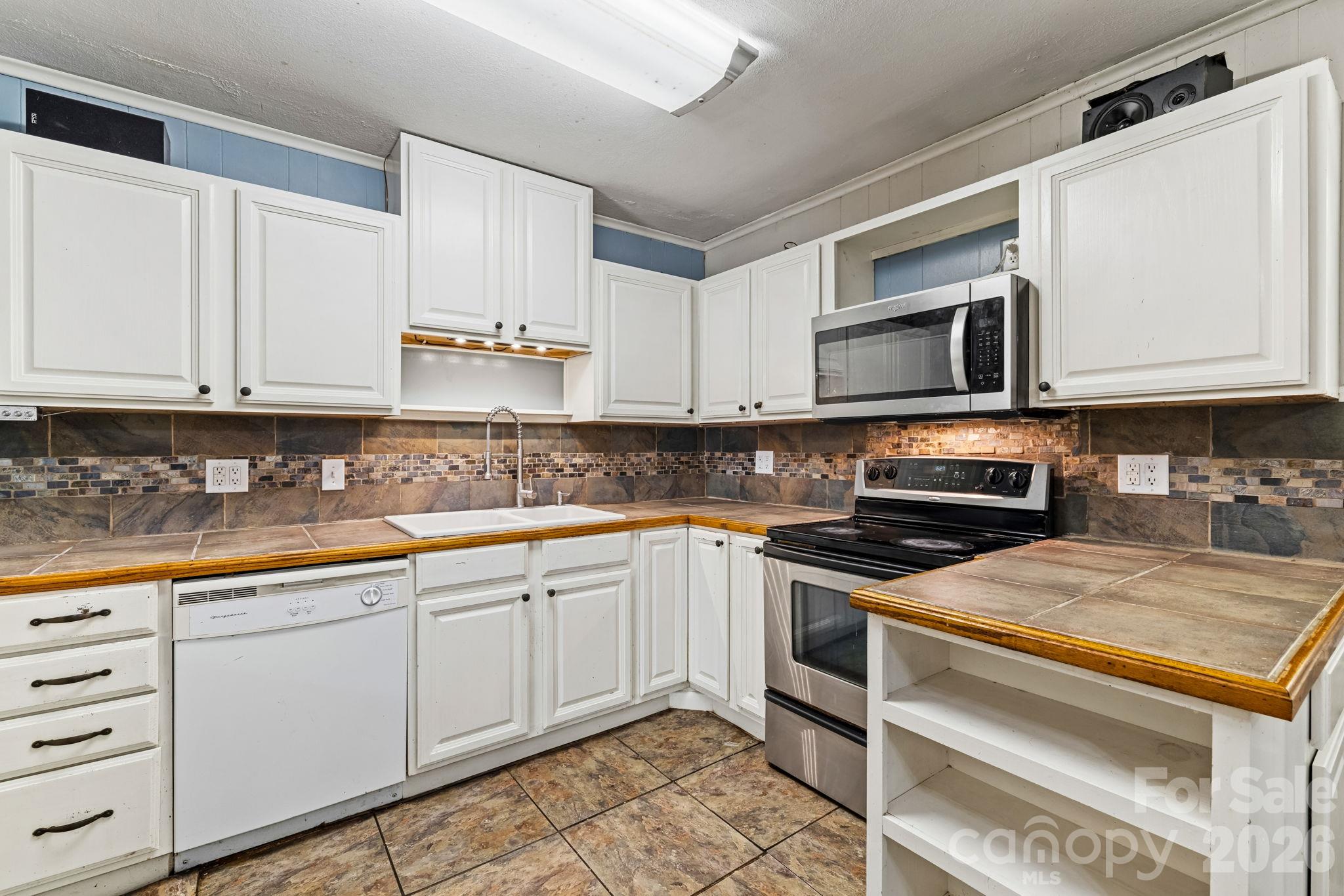 103 Early Deitz Road Property Photo 4