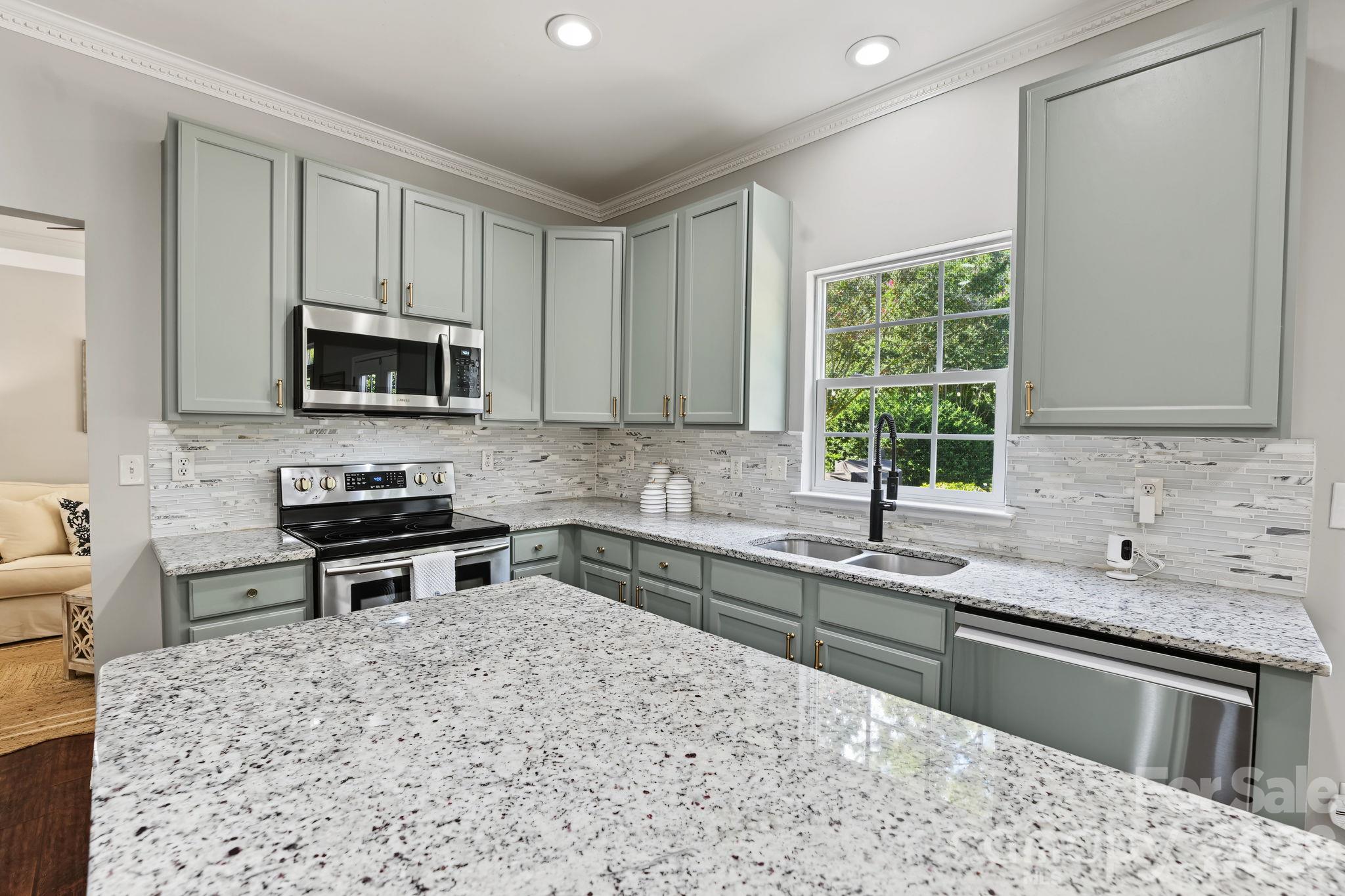 12605 Kemerton Lane Property Photo 14