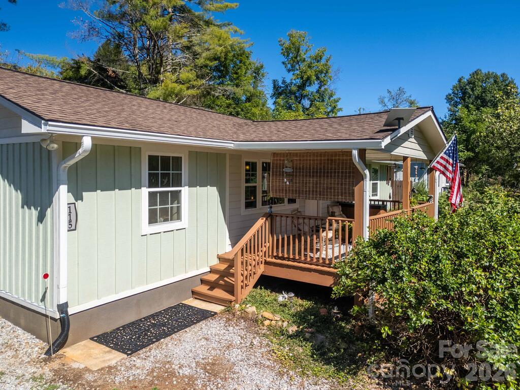 115 Rolling Hills Drive Property Photo 3