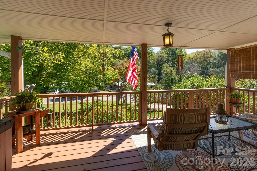 115 Rolling Hills Drive Property Photo 5