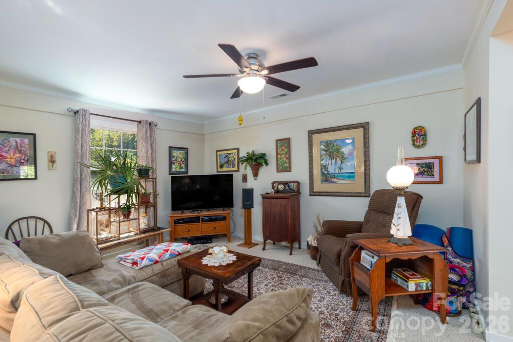 115 Rolling Hills Drive Property Photo 8