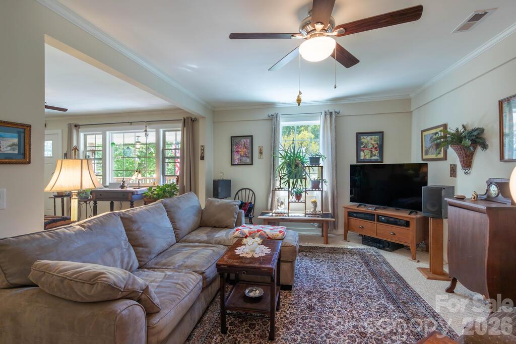 115 Rolling Hills Drive Property Photo 9