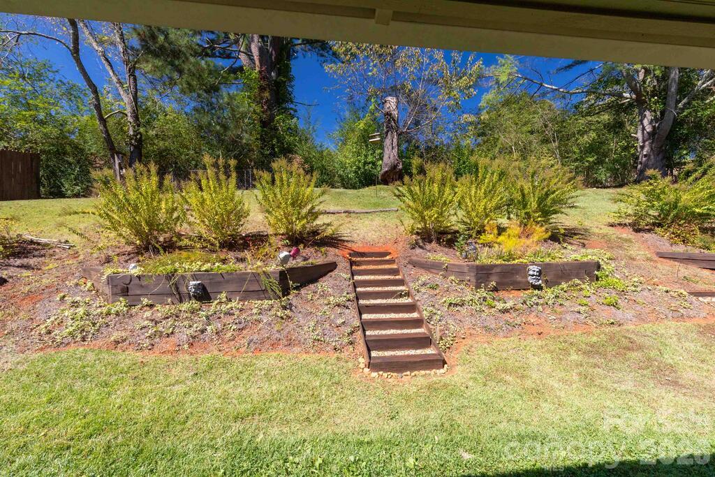 115 Rolling Hills Drive Property Photo 22