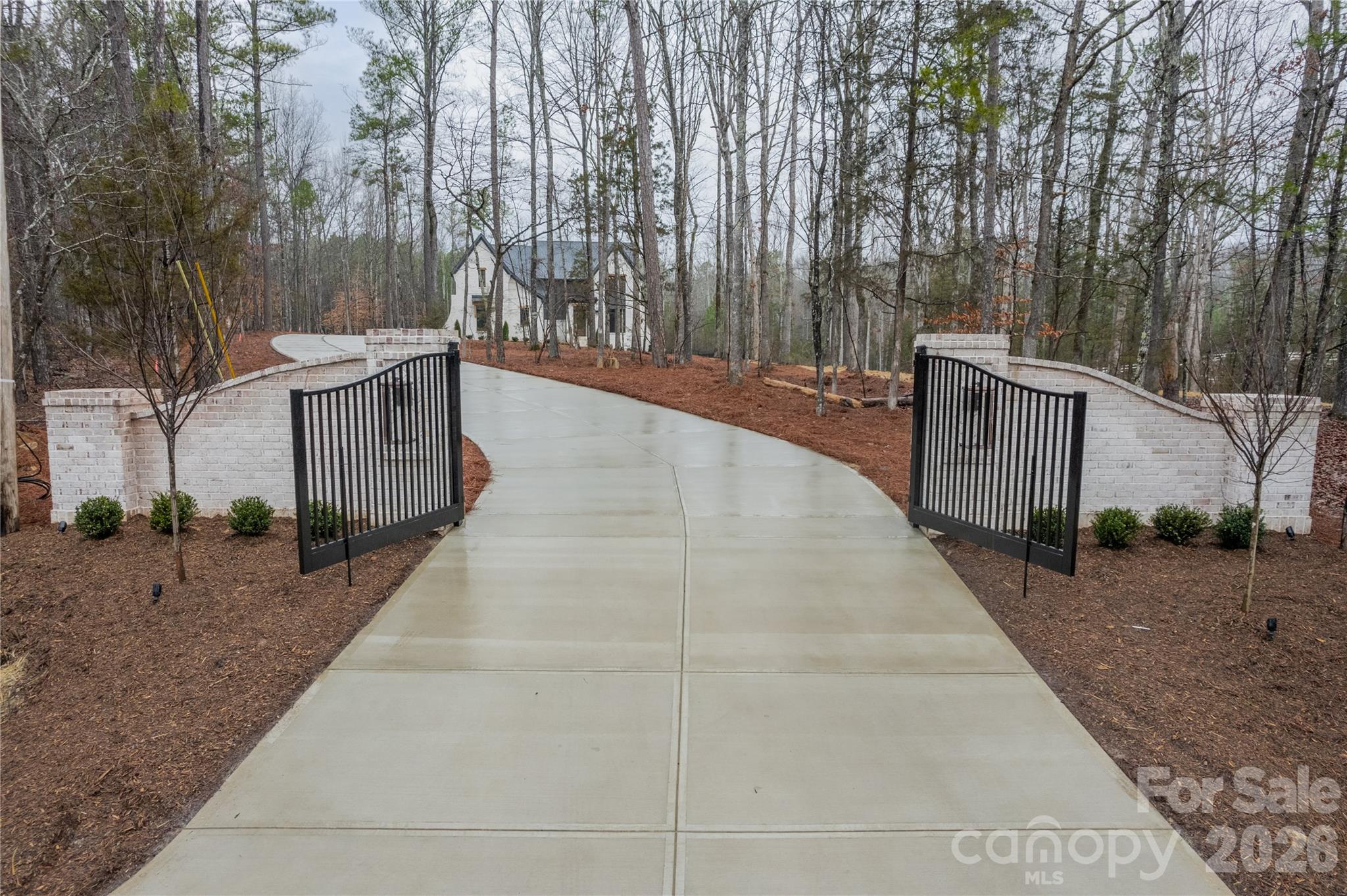 6973 Secrest Shortcut Road Property Photo 2