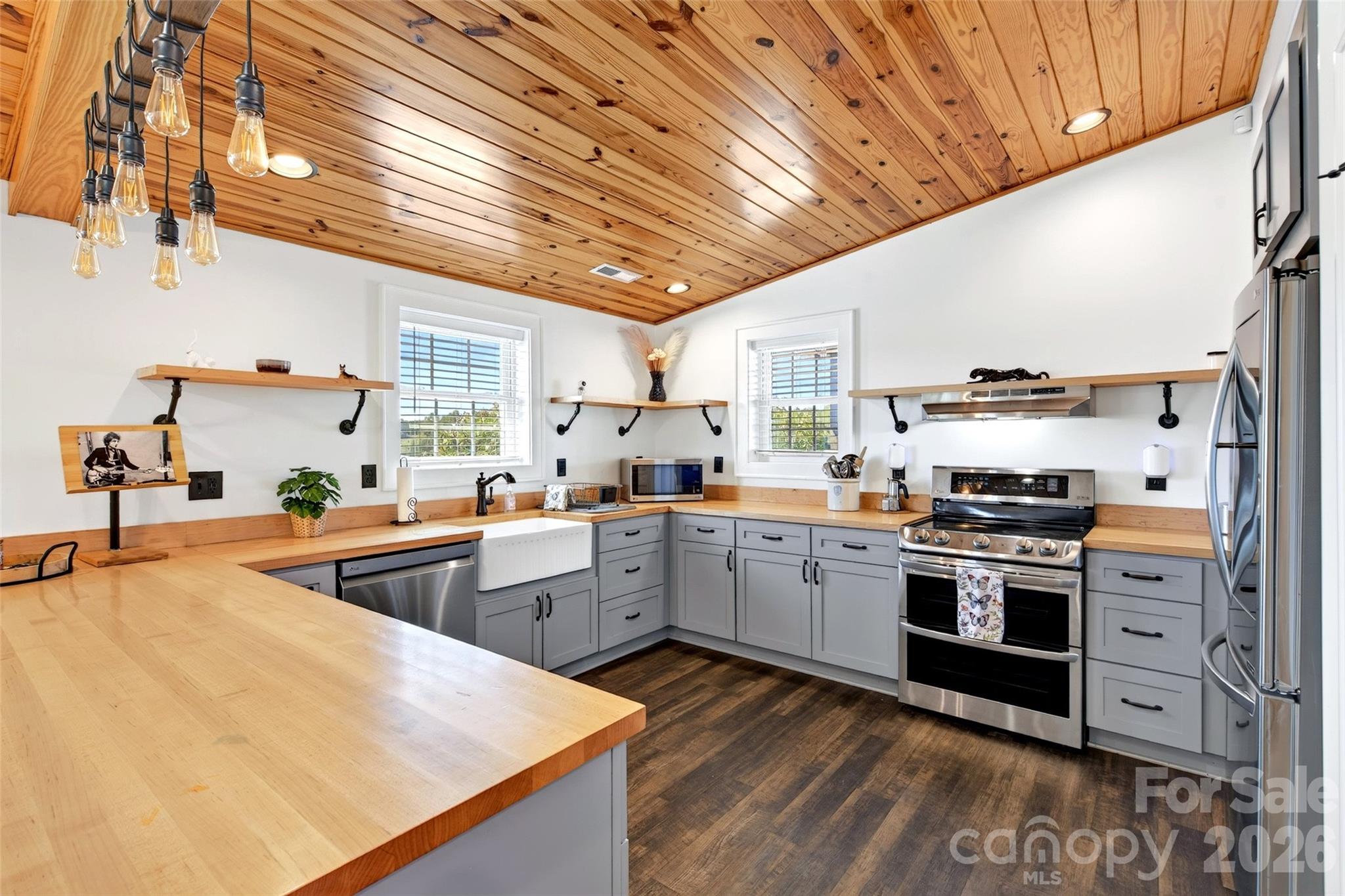 2380 New House Road Property Photo 17