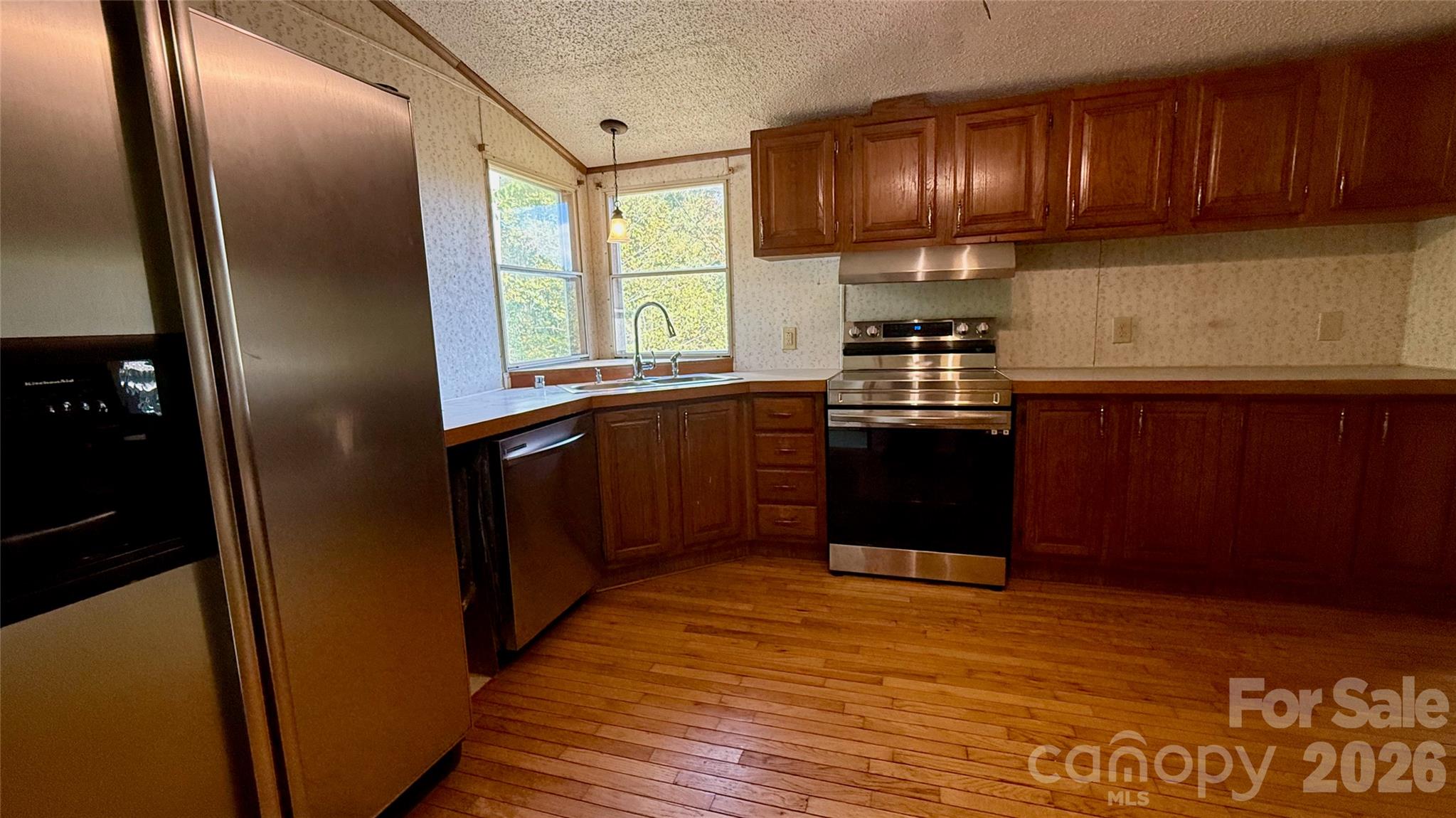 898 Rock Creek Road Property Photo 3
