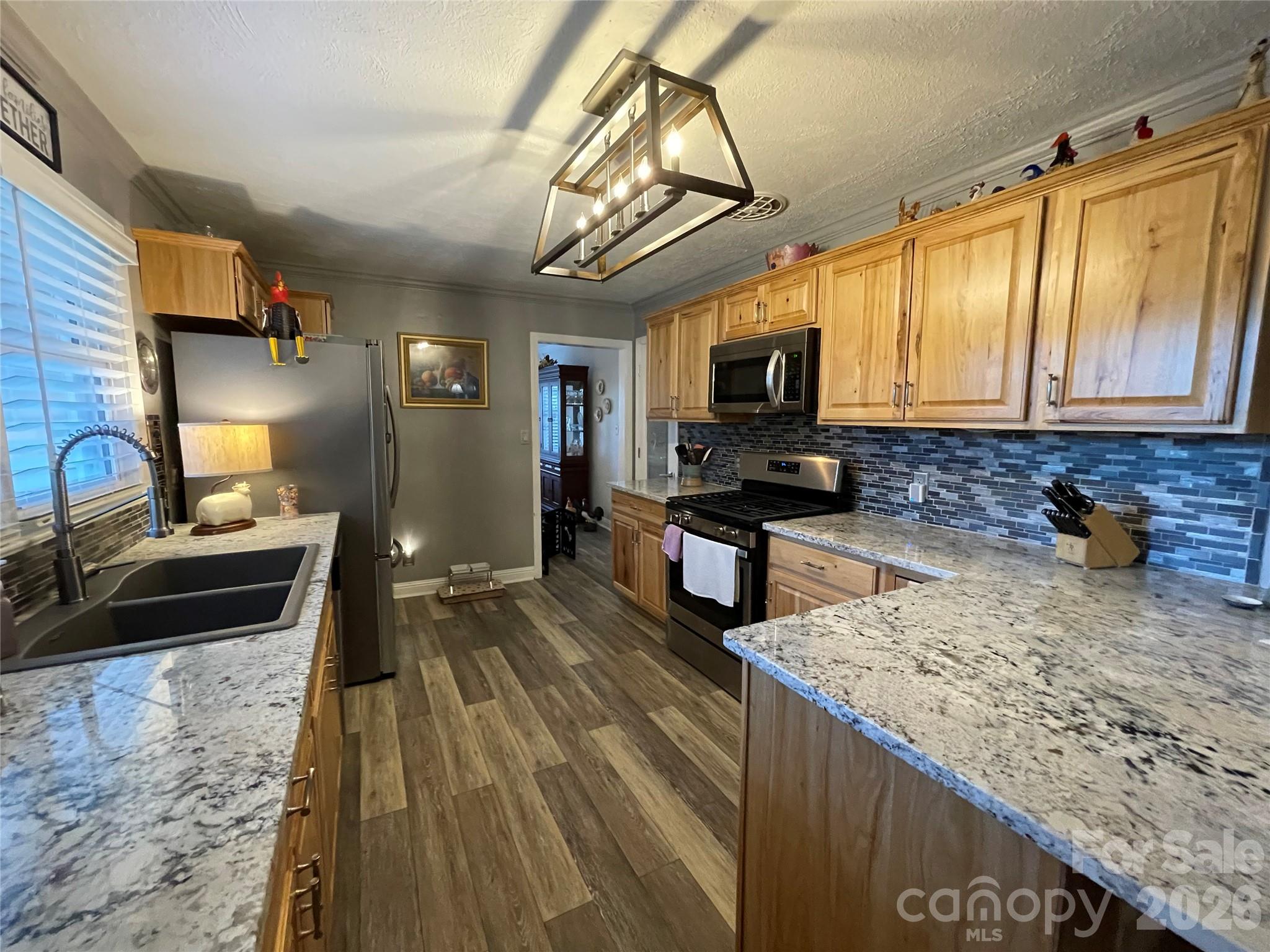 839 W Garrison Boulevard Property Photo 3