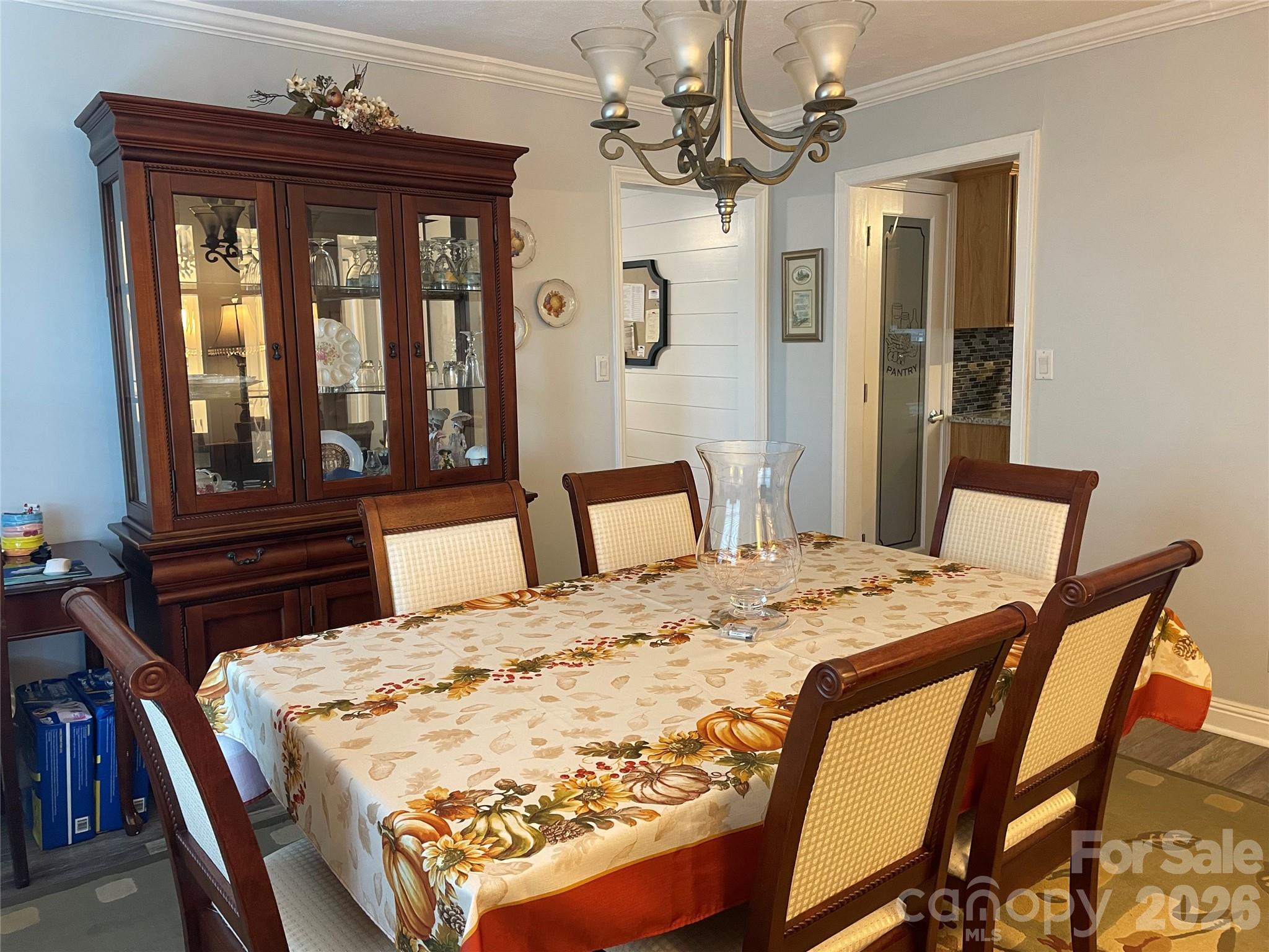 839 W Garrison Boulevard Property Photo 8