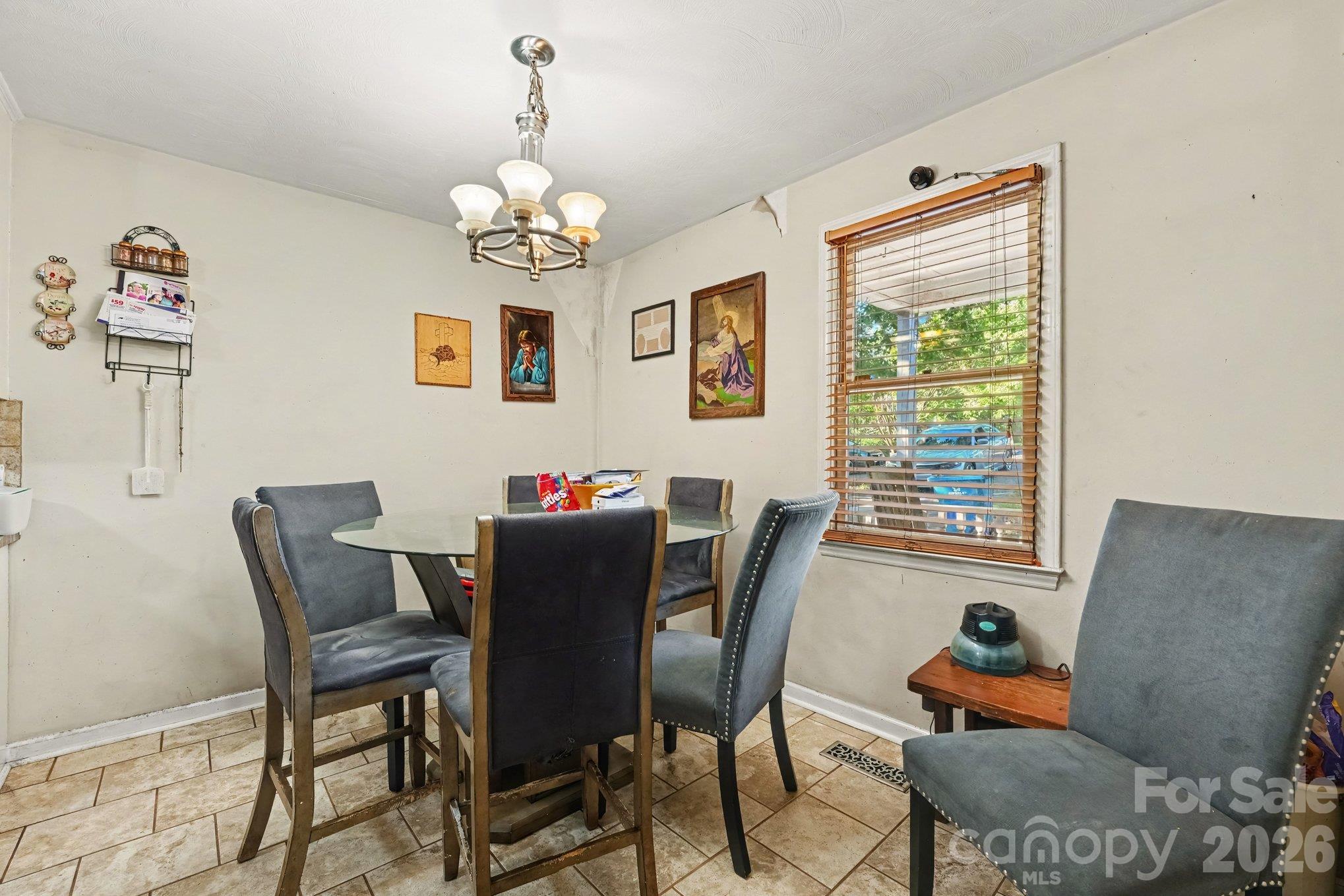 2505 Point Street Property Photo 5