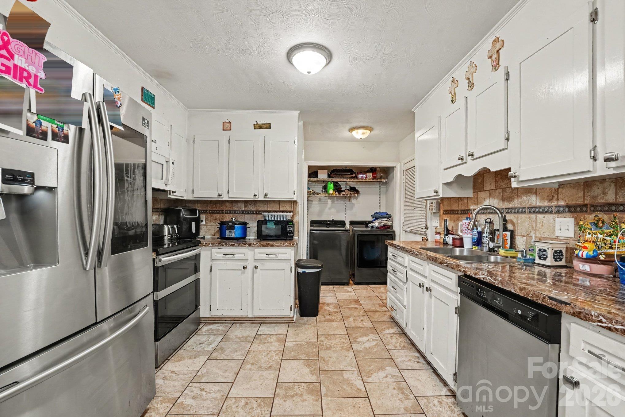 2505 Point Street Property Photo 7