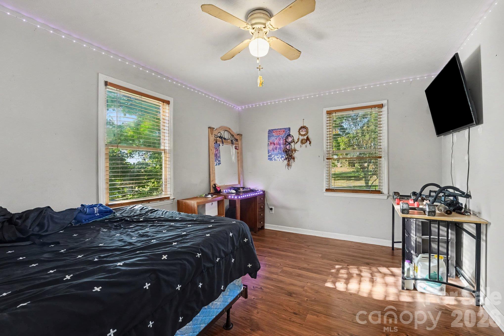 2505 Point Street Property Photo 12