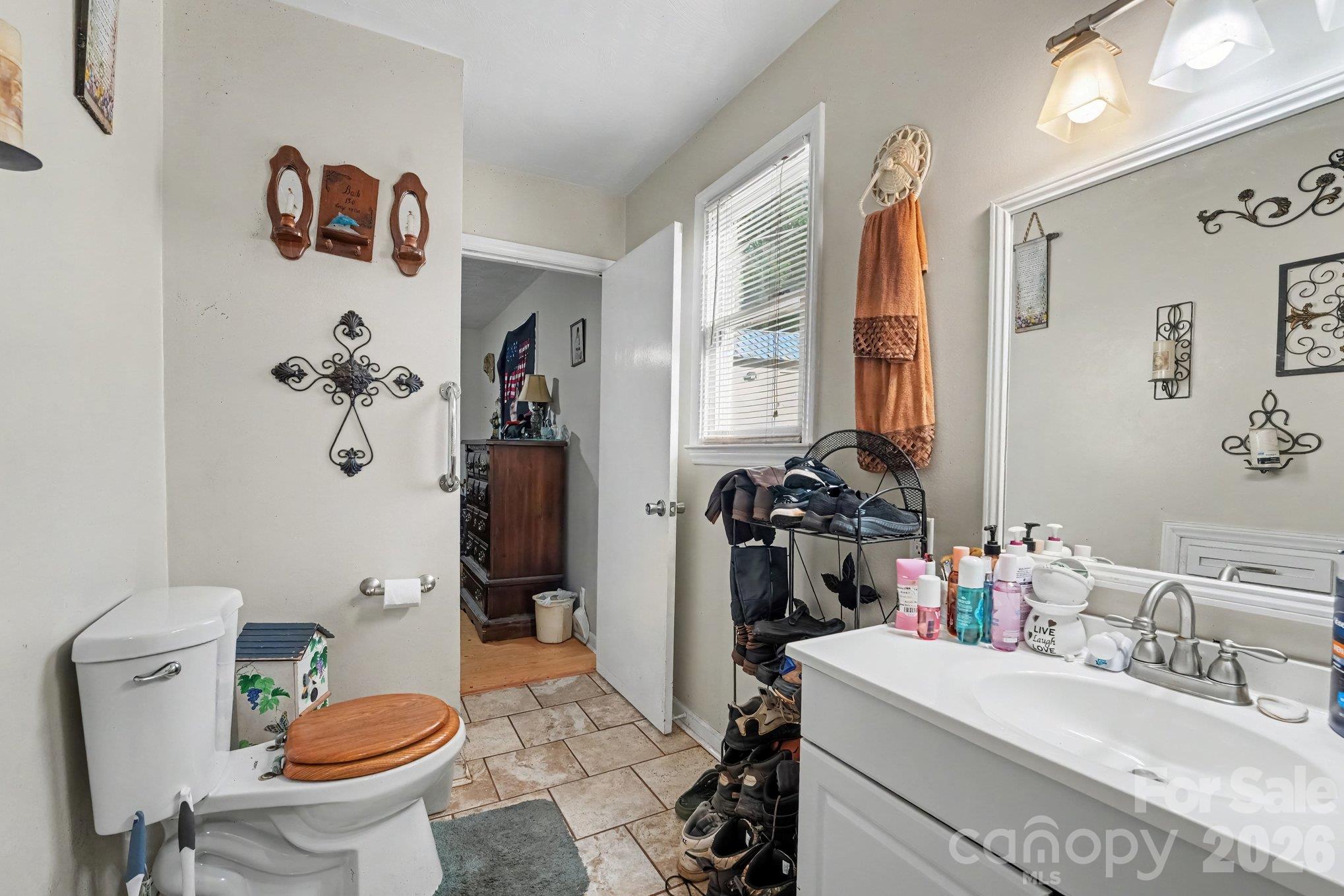 2505 Point Street Property Photo 14