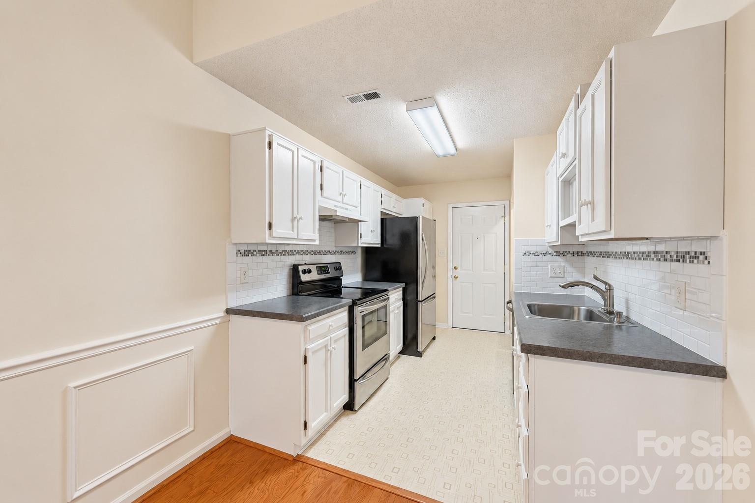 1089 Weddington Woods Street Property Photo 5