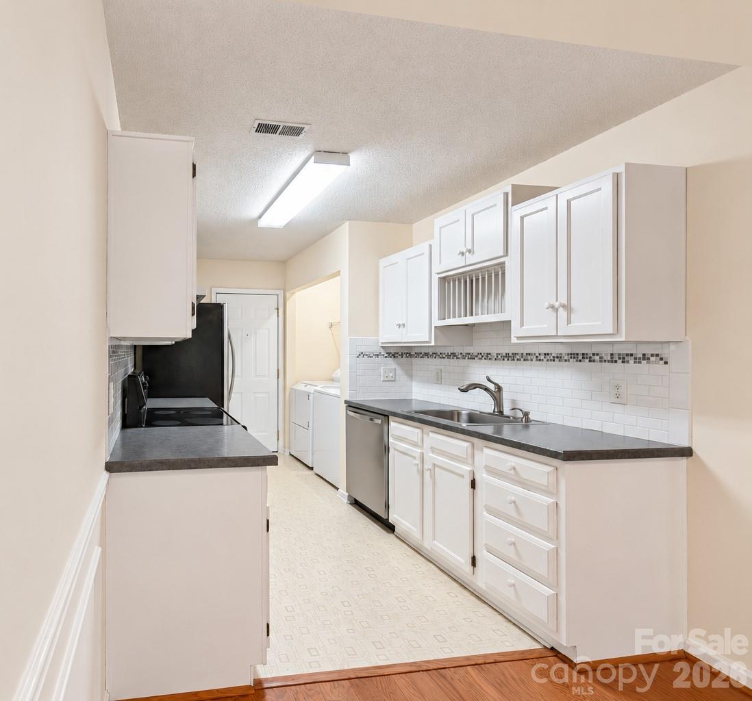 1089 Weddington Woods Street Property Photo 6