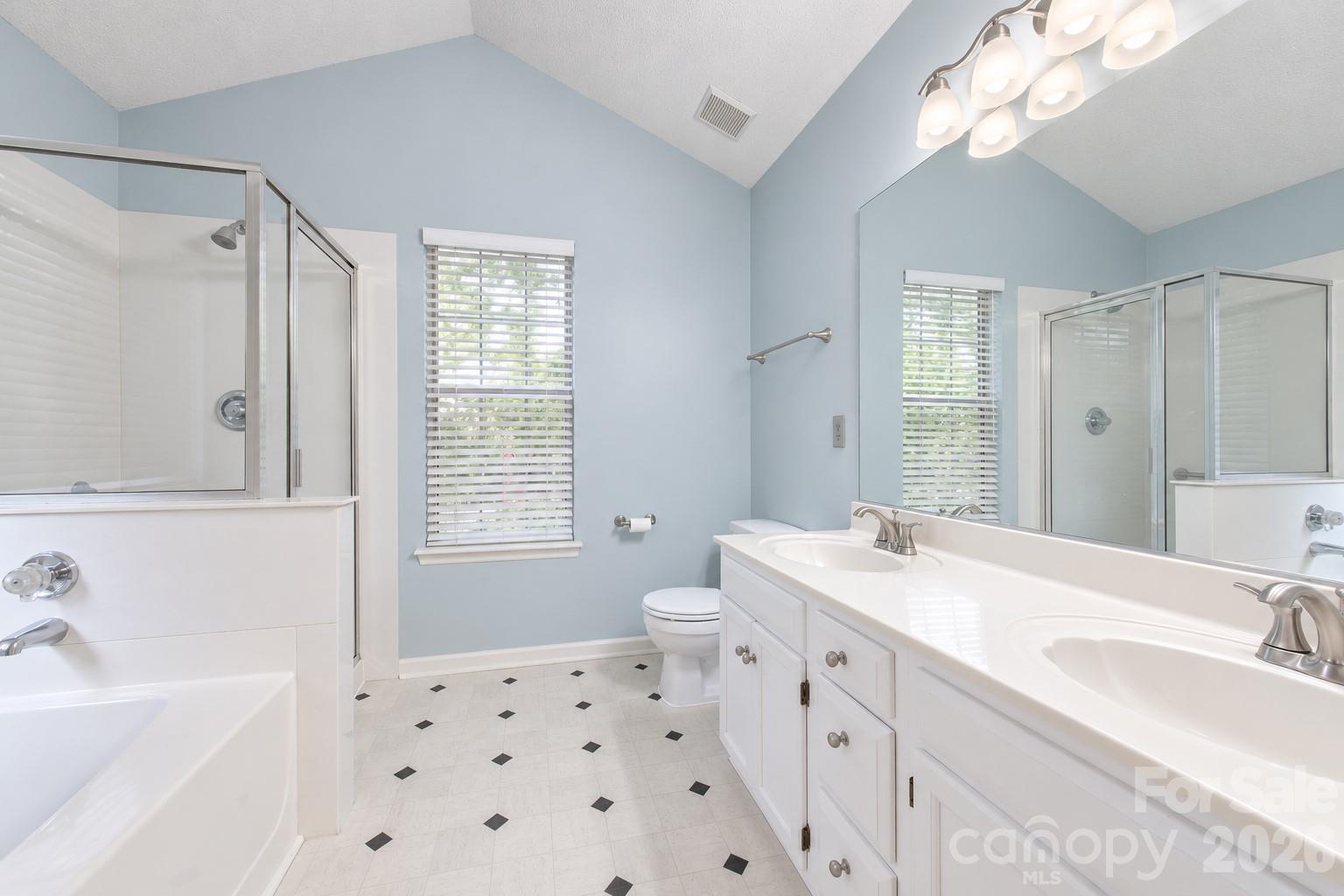 1089 Weddington Woods Street Property Photo 9