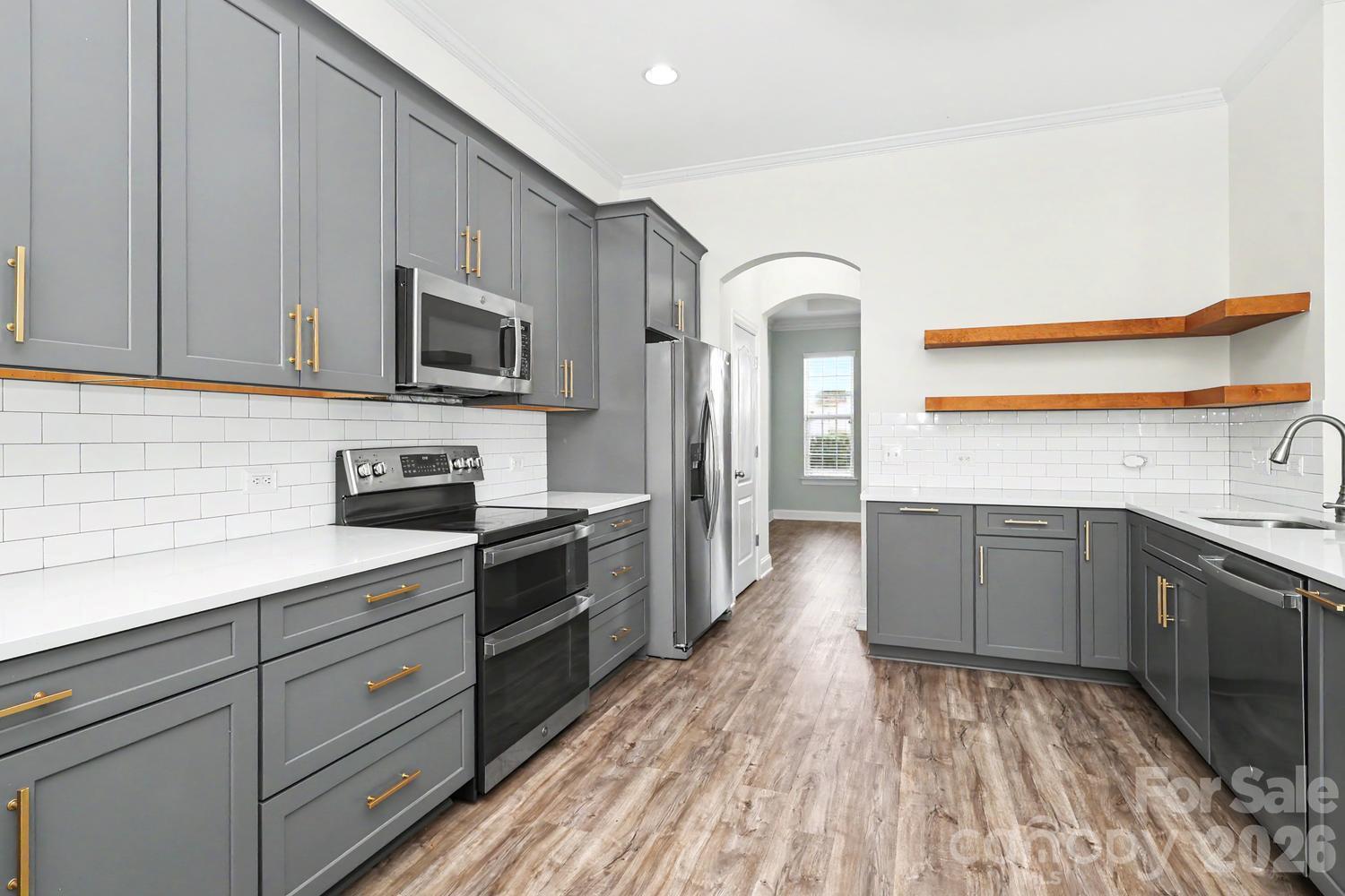 10509 Serape Road Property Photo 8