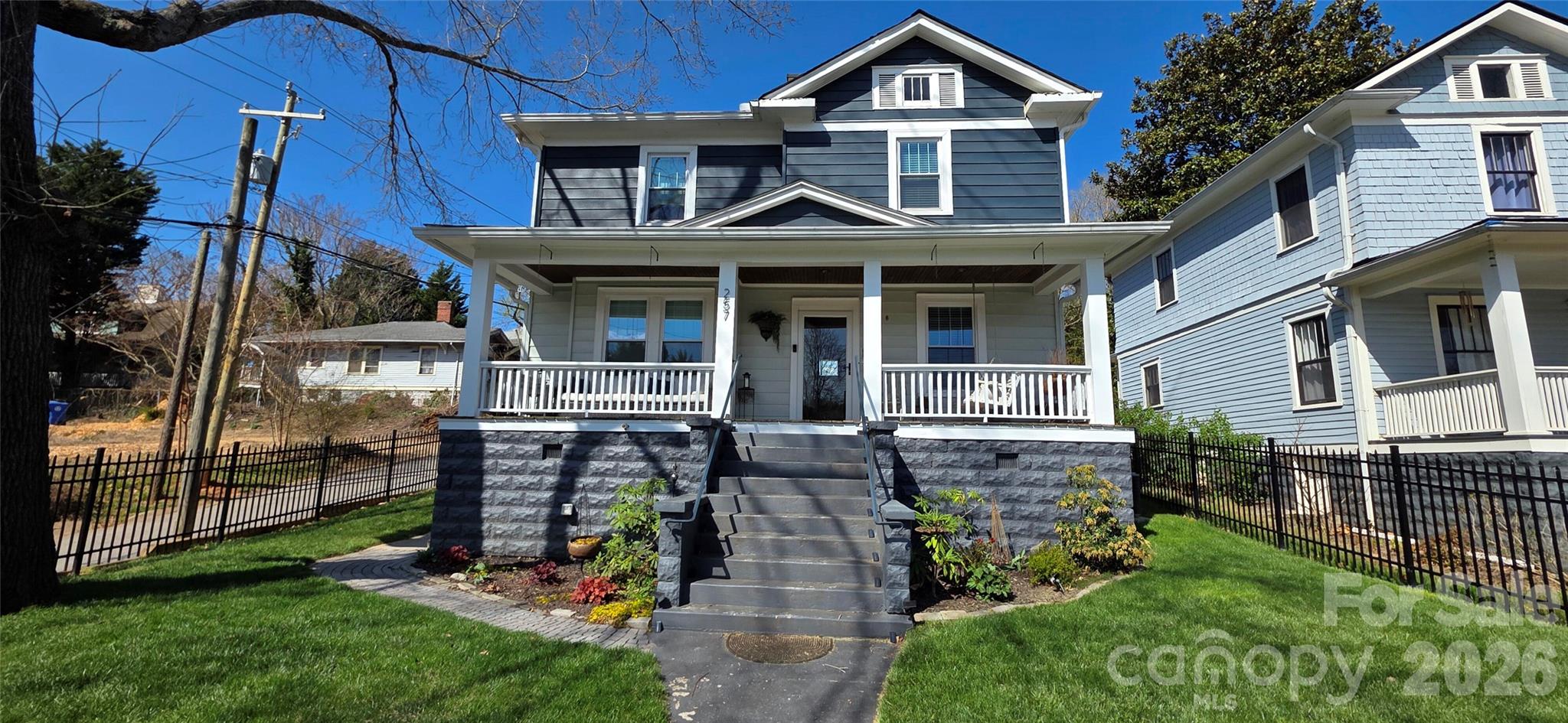 257 S French Broad Avenue Property Photo 1