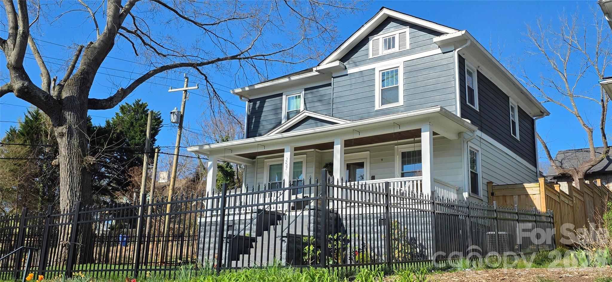 257 S French Broad Avenue Property Photo 2