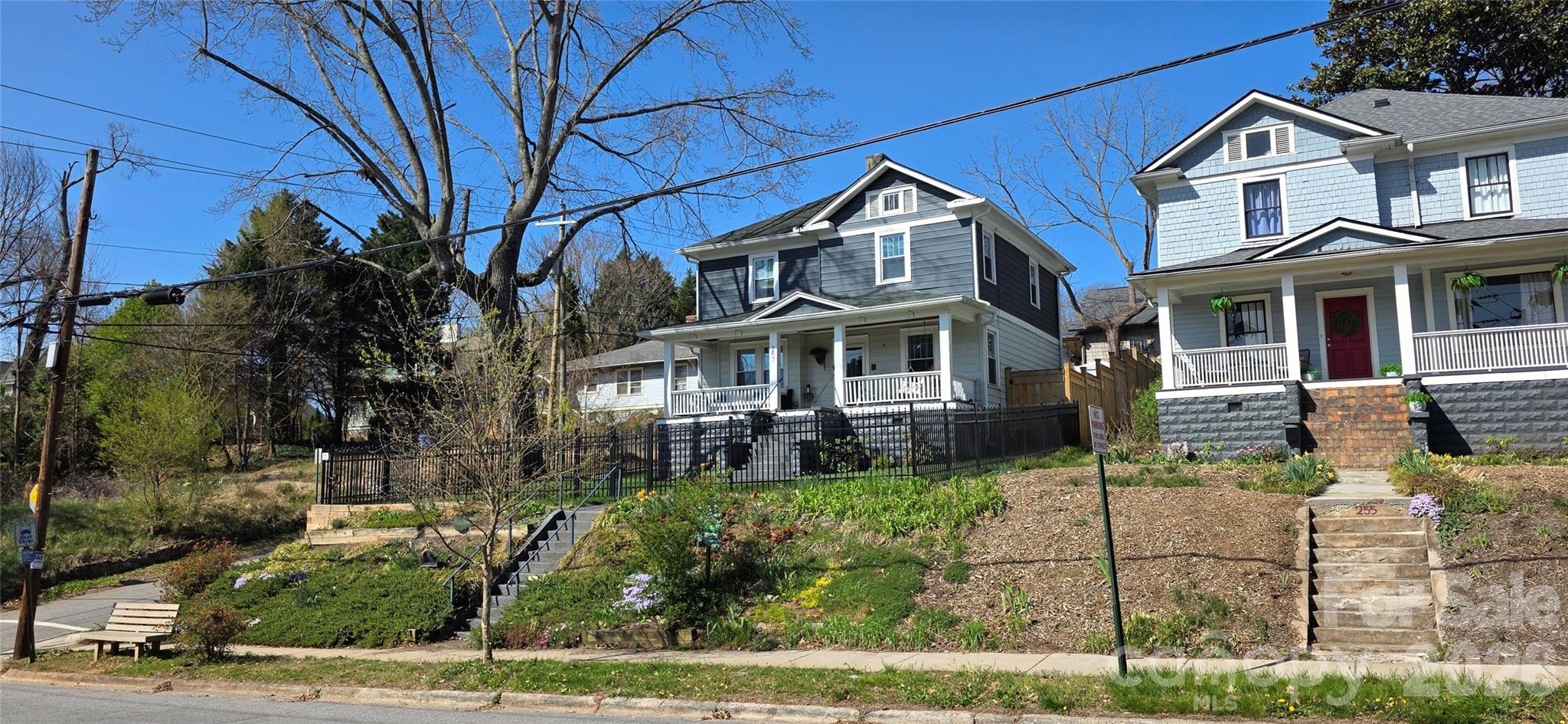 257 S French Broad Avenue Property Photo 3