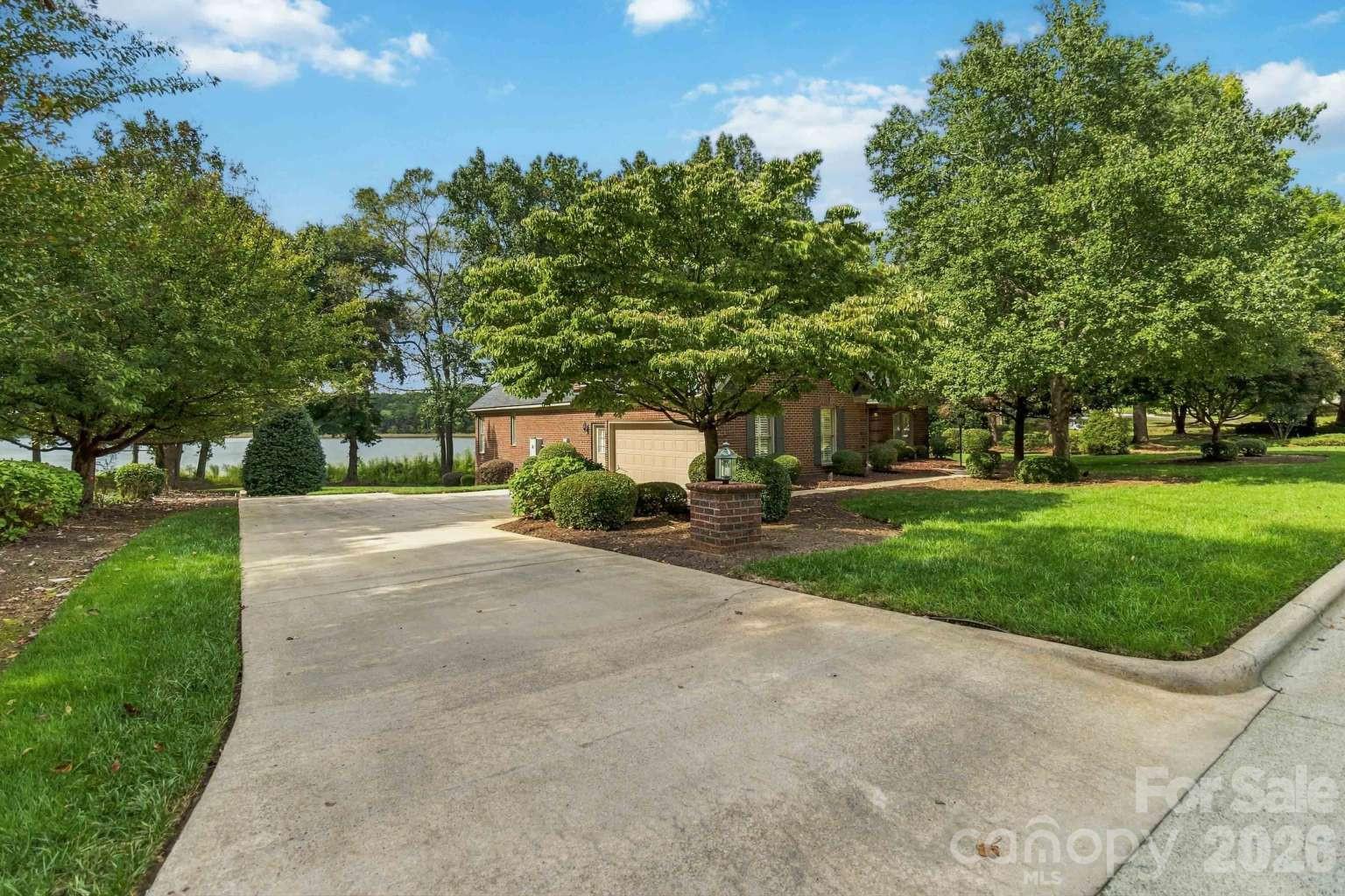 1106 Westlake Drive Property Photo 2
