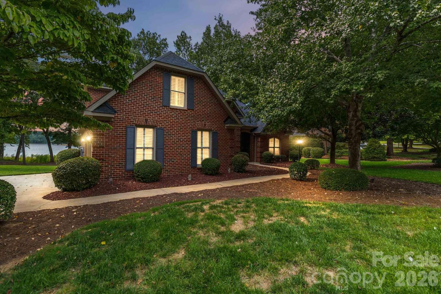 1106 Westlake Drive Property Photo 5