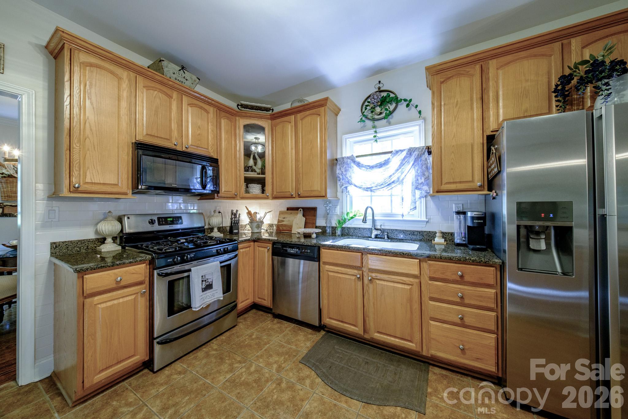 9330 Valley Road Property Photo 5