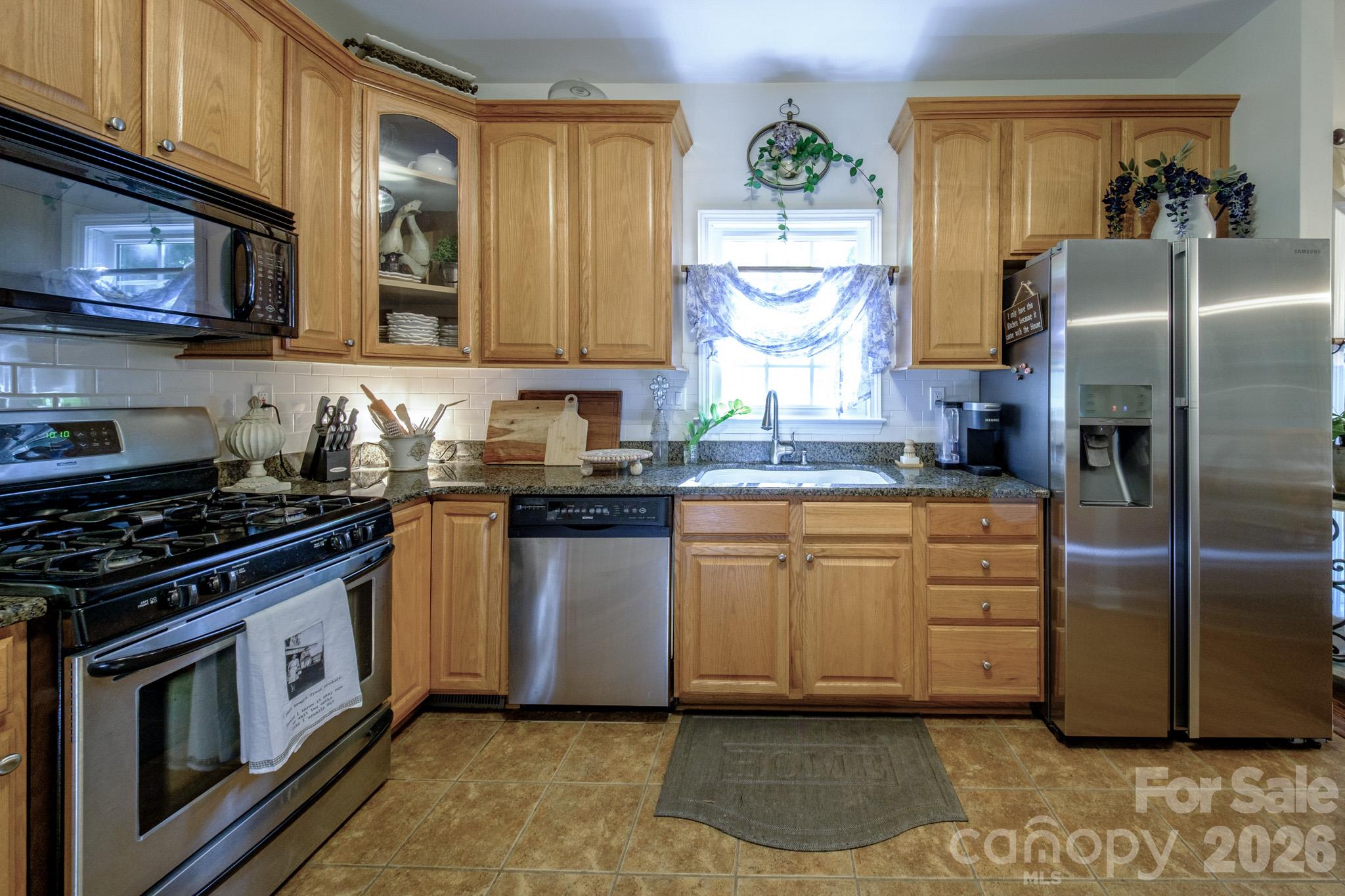 9330 Valley Road Property Photo 7