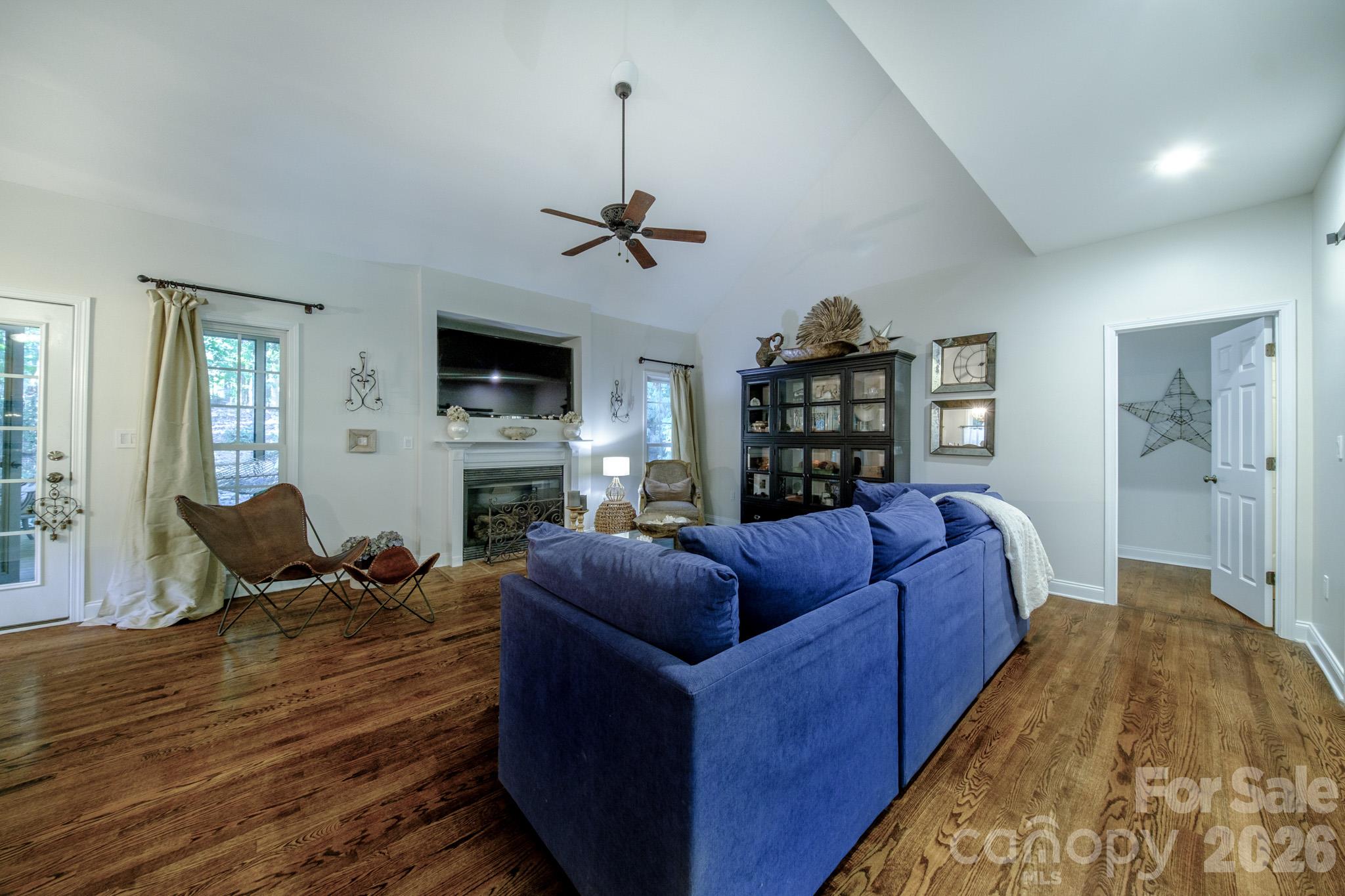 9330 Valley Road Property Photo 11