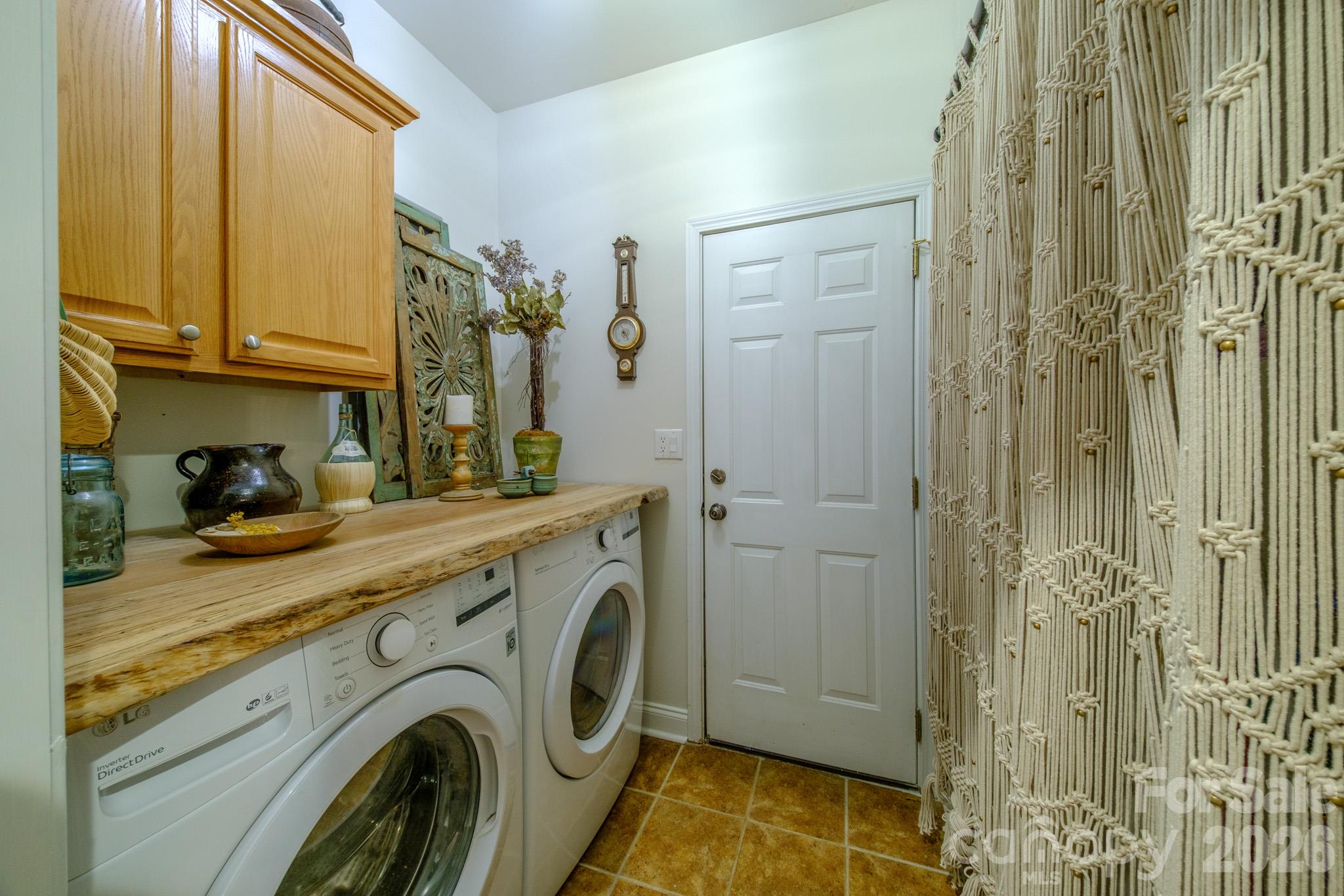 9330 Valley Road Property Photo 12