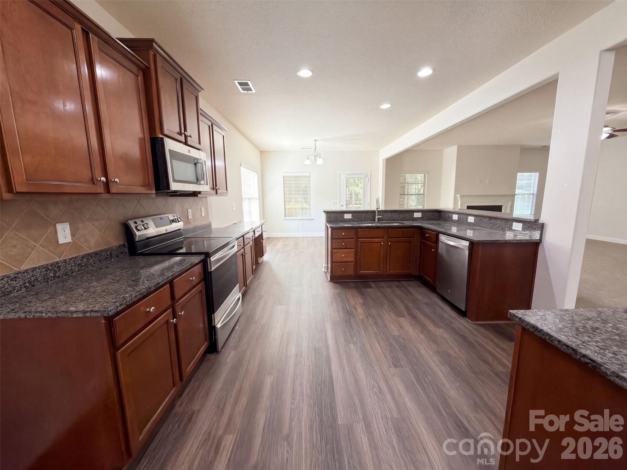 2633 Park Ridge Boulevard Property Photo 3