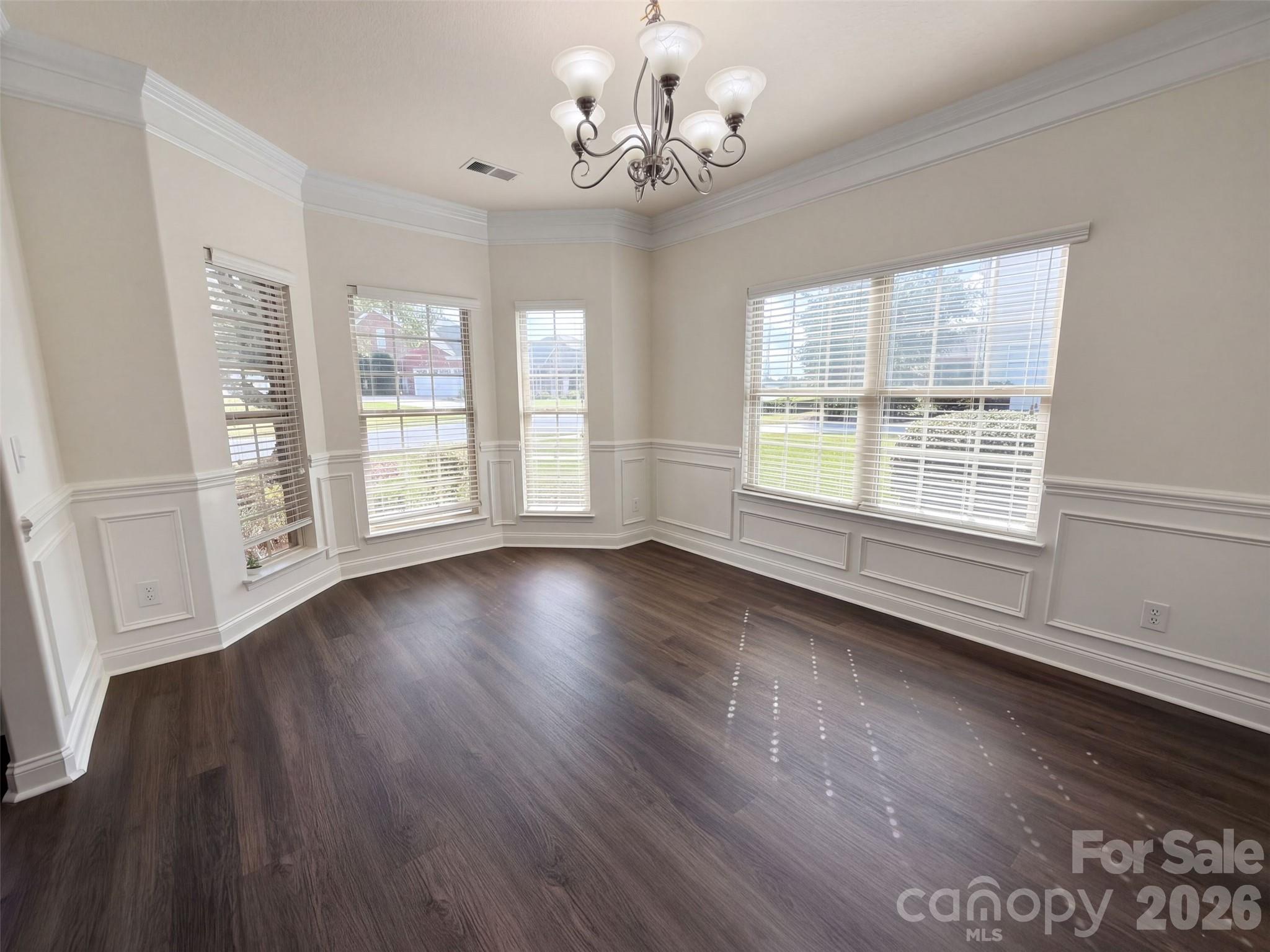 2633 Park Ridge Boulevard Property Photo 9