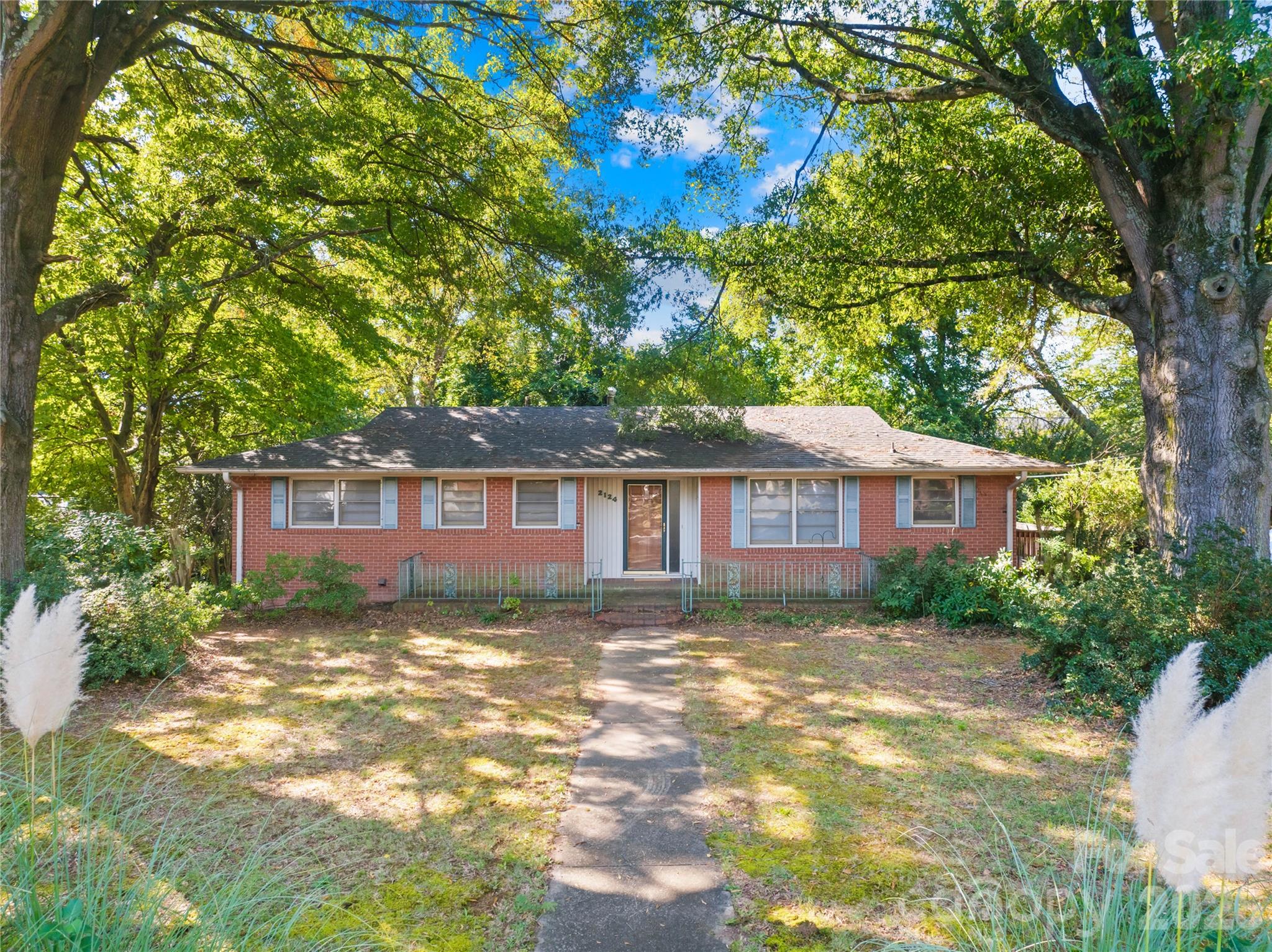 2124 Woodlawn Street 31 Property Photo 1