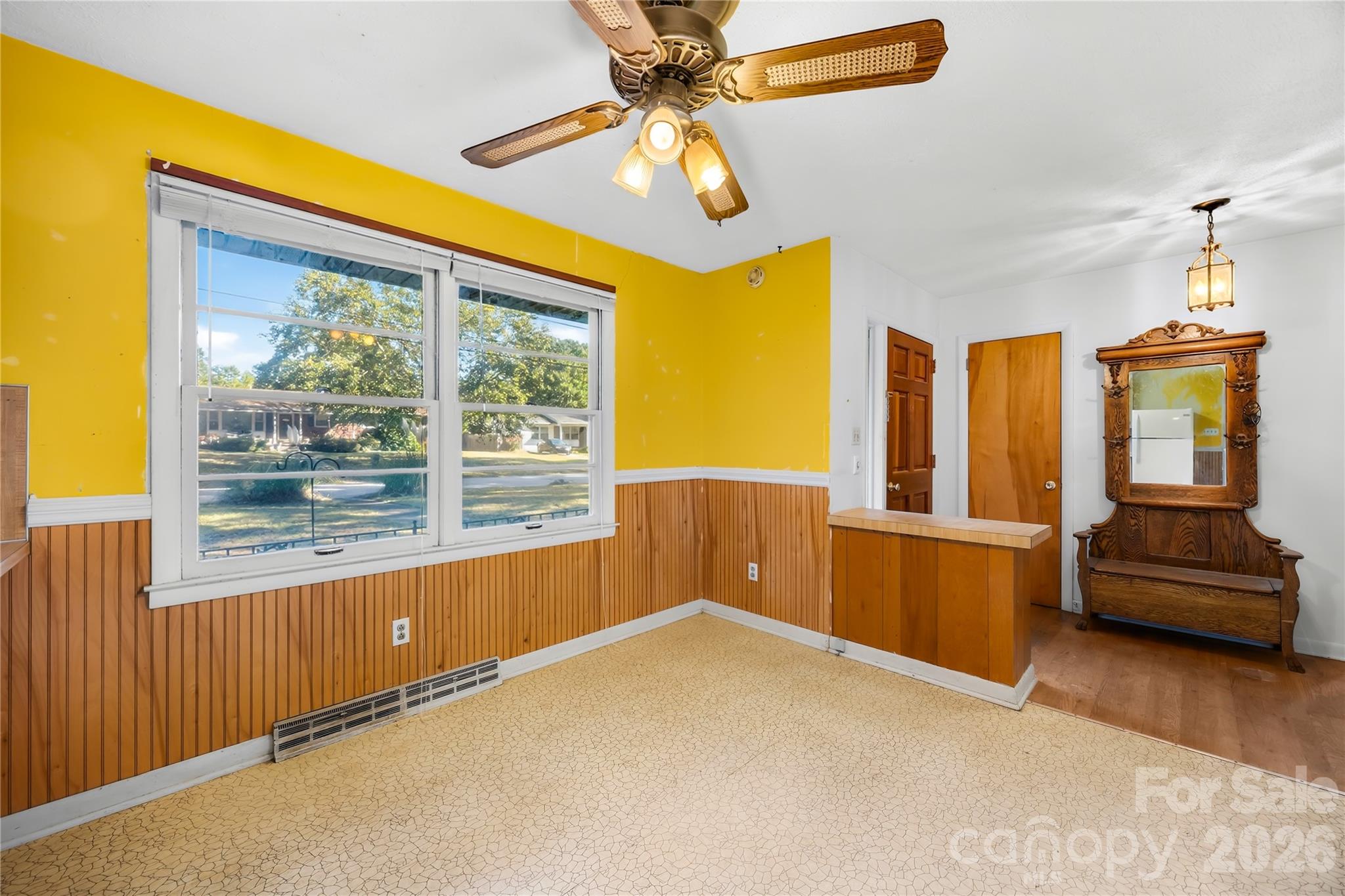 2124 Woodlawn Street 31 Property Photo 4