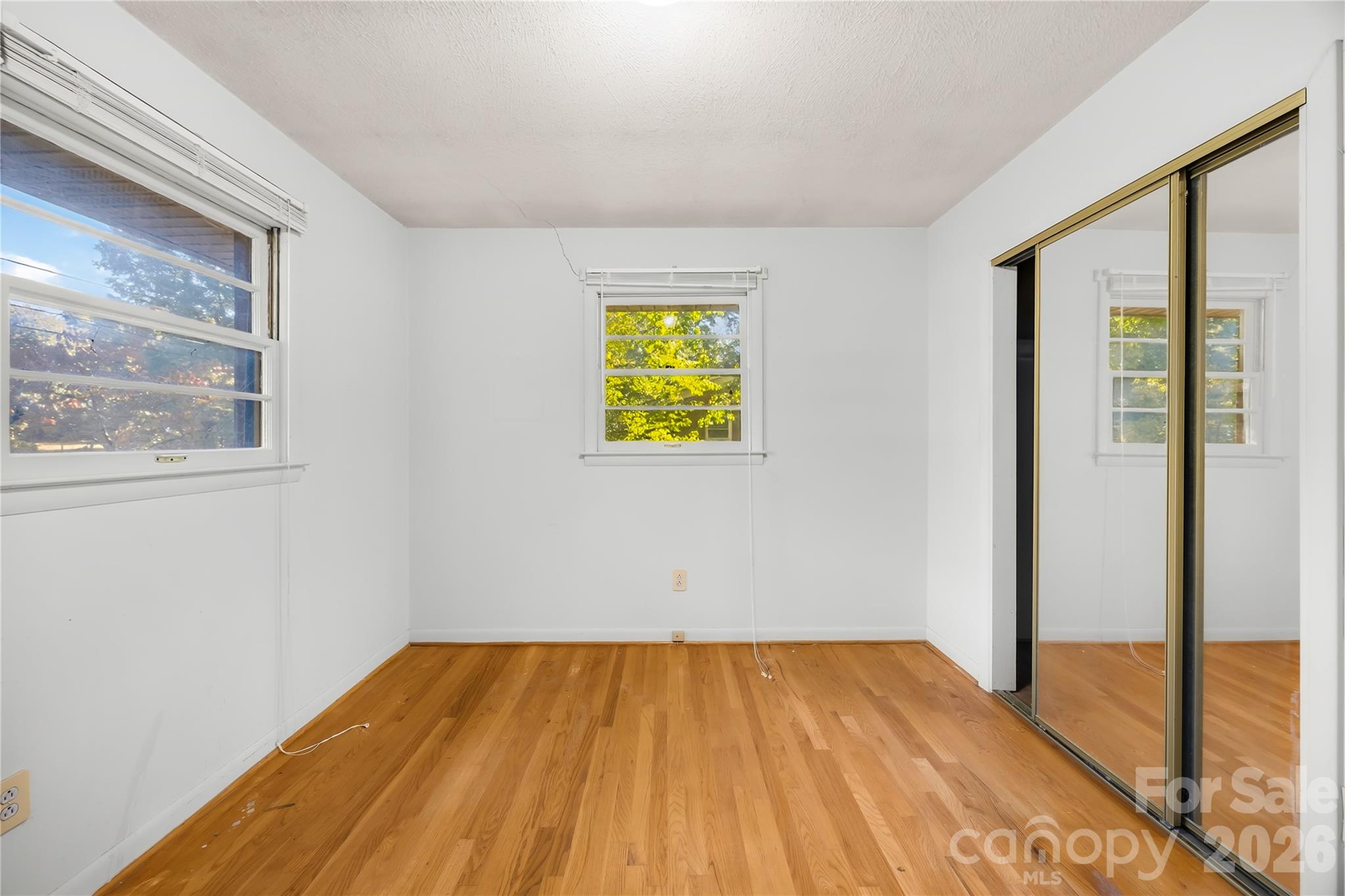 2124 Woodlawn Street 31 Property Photo 10