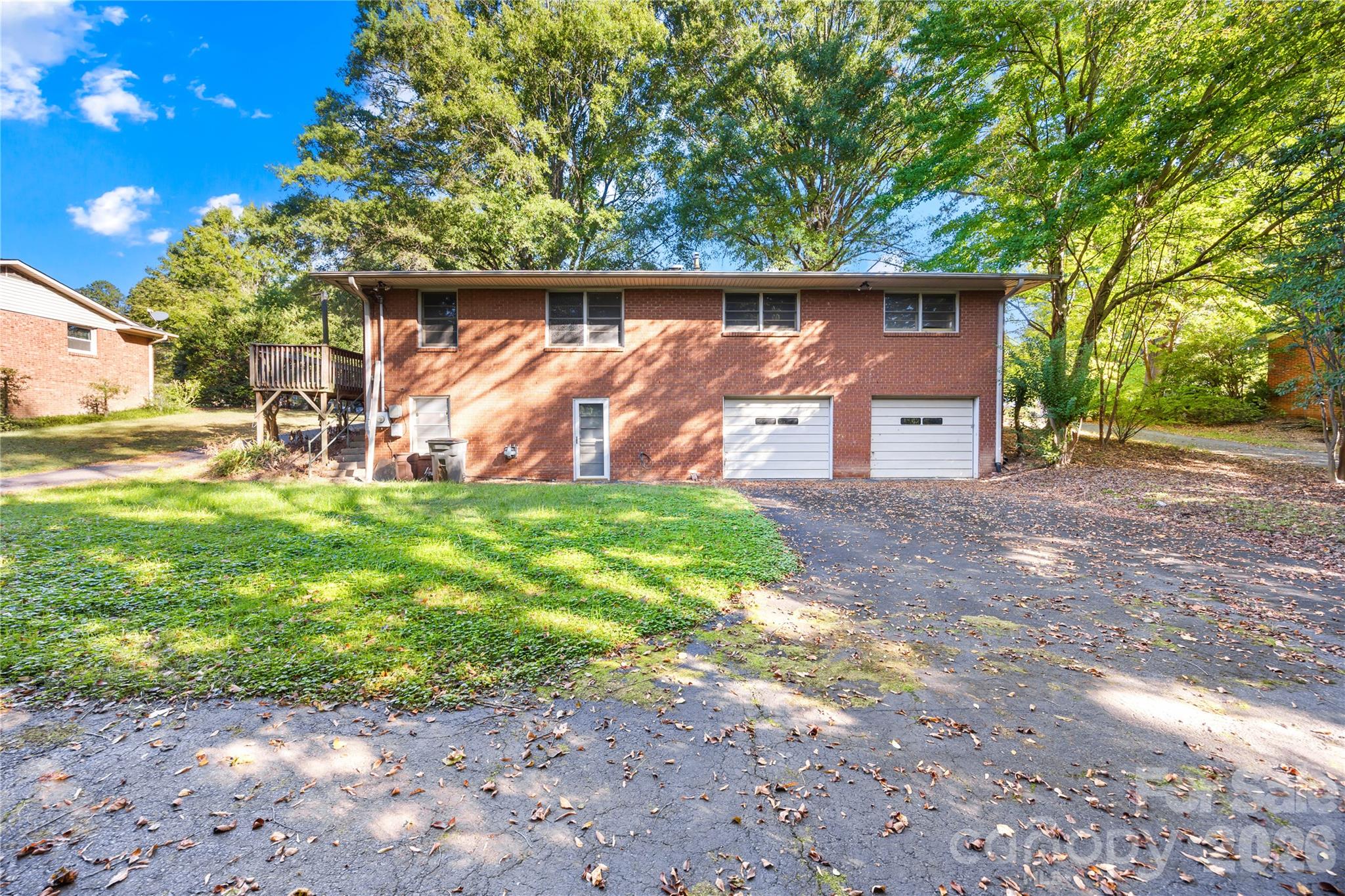 2124 Woodlawn Street 31 Property Photo 20