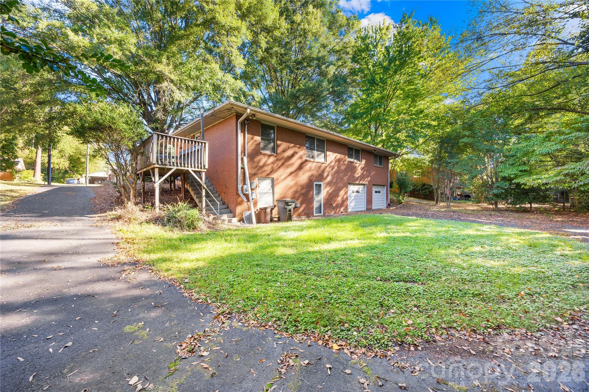 2124 Woodlawn Street 31 Property Photo 21