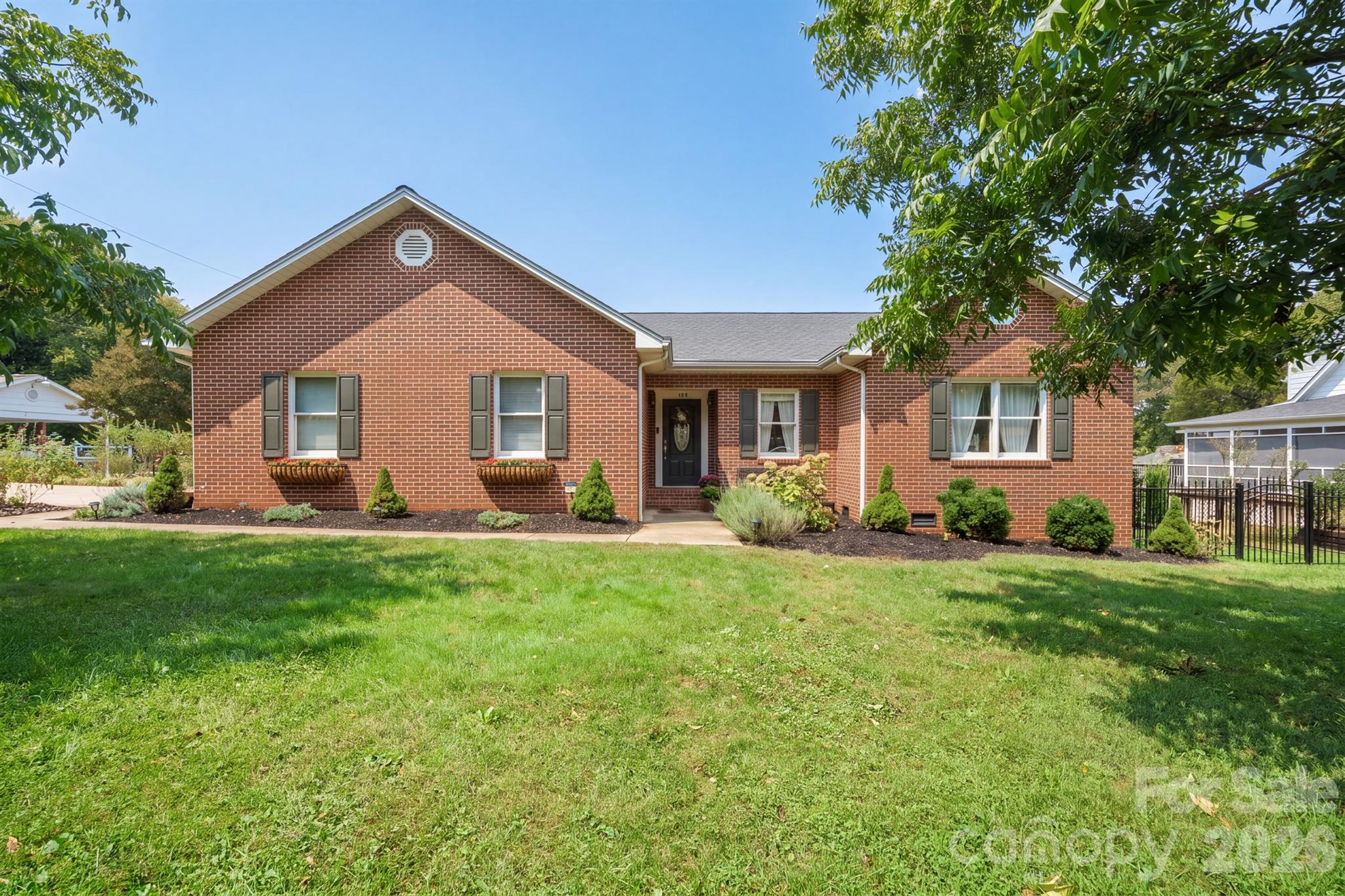107 Powe Street Property Photo 1