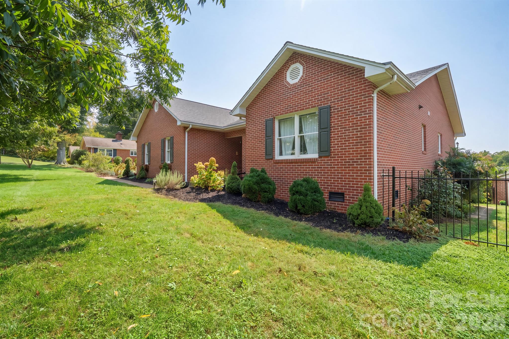 107 Powe Street Property Photo 3