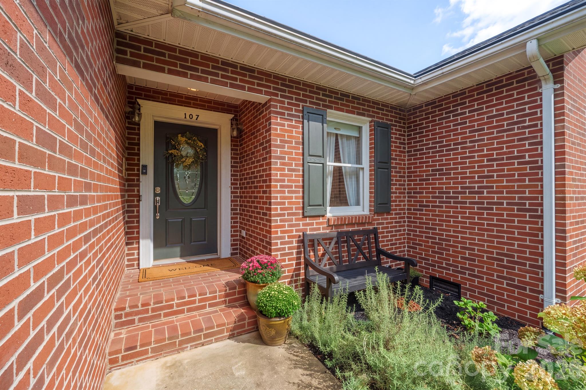 107 Powe Street Property Photo 5