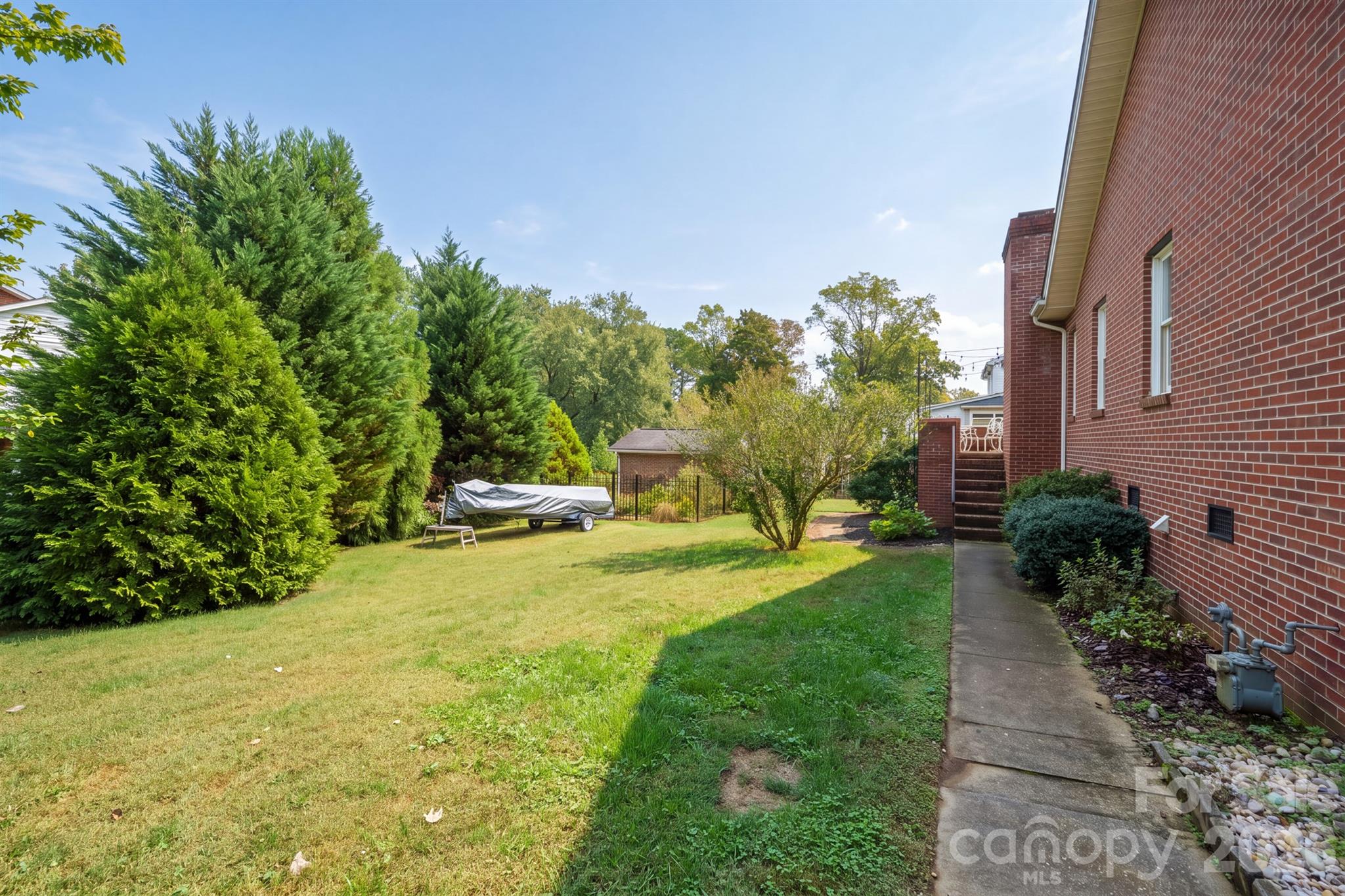 107 Powe Street Property Photo 8