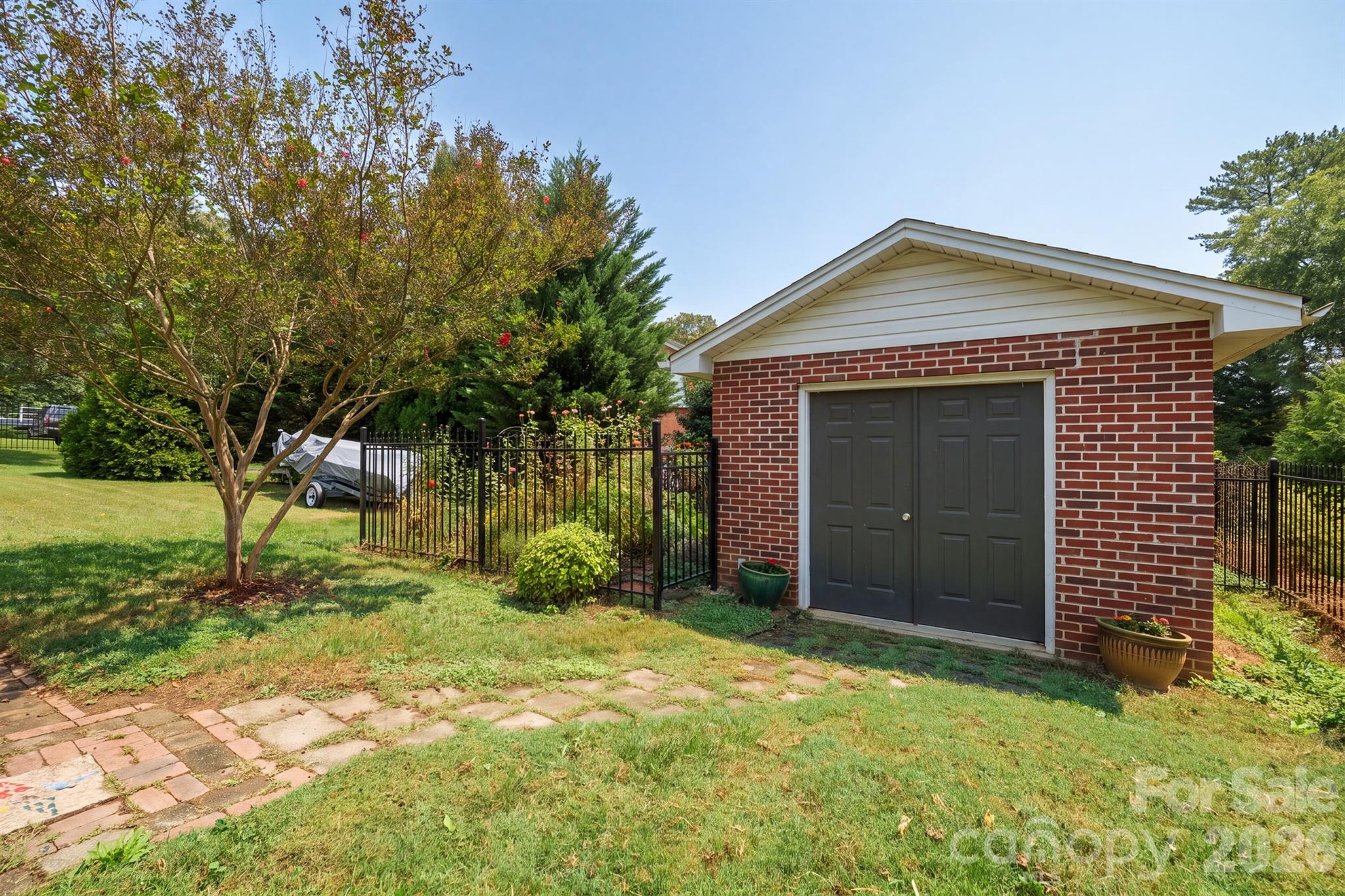 107 Powe Street Property Photo 12